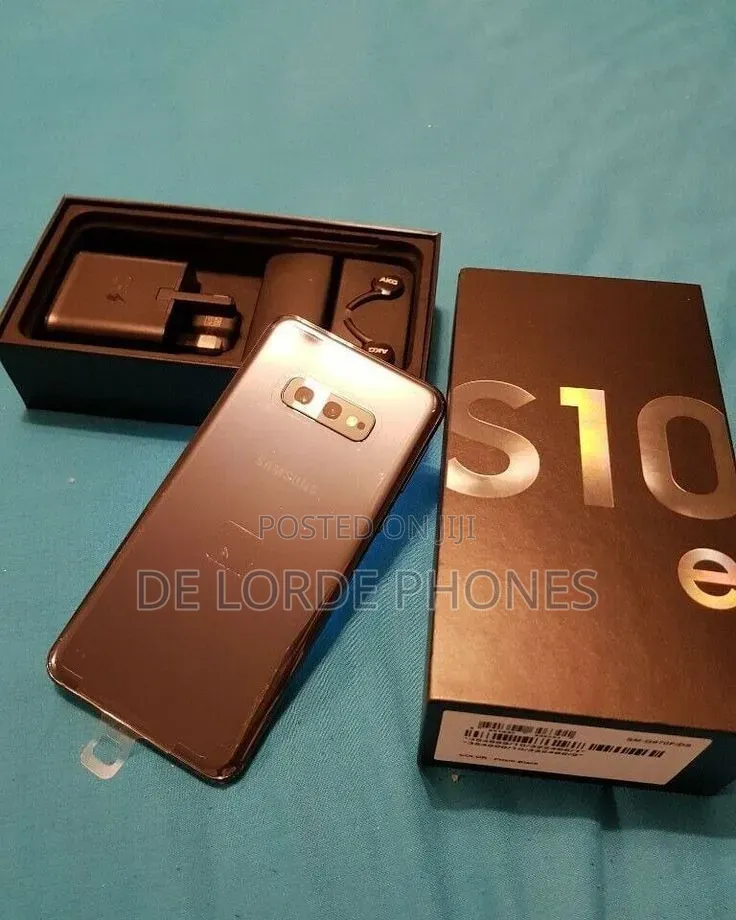 New Samsung Galaxy S10e 128 GB Blue