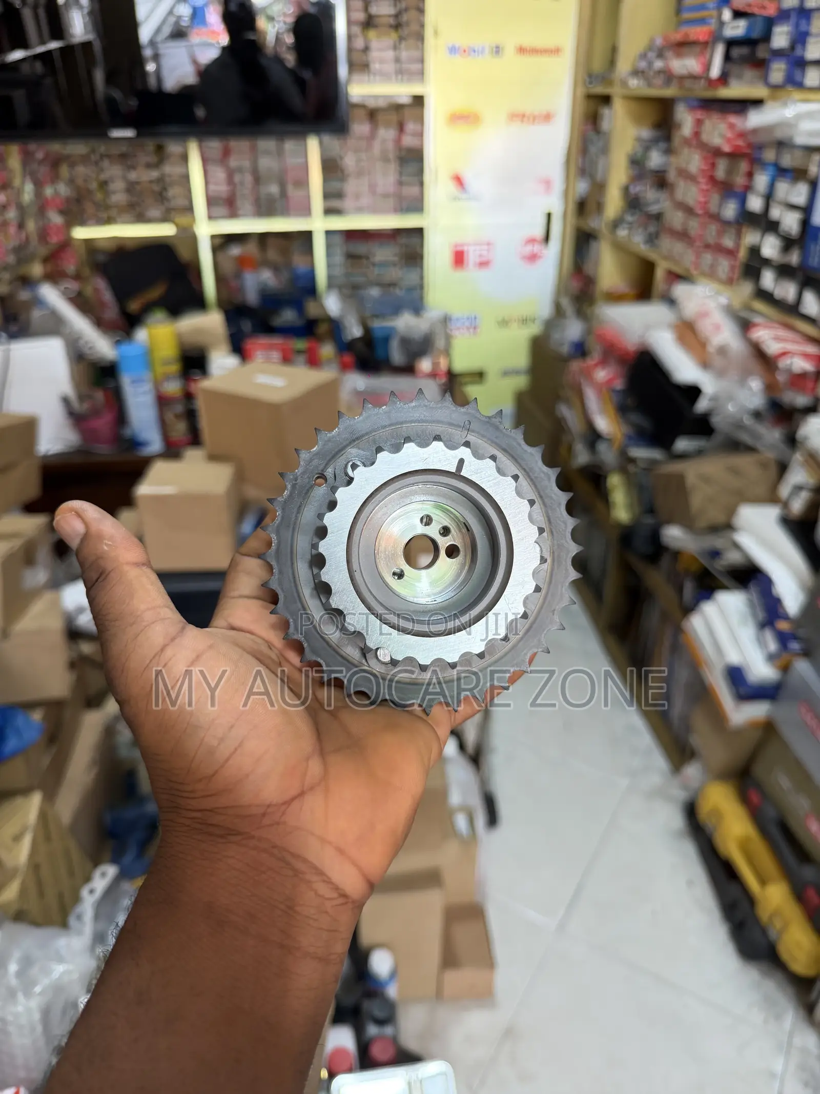 Engine Camshaft Timing Gear for 2007-2019 Toyota Land Cruiser Tundra