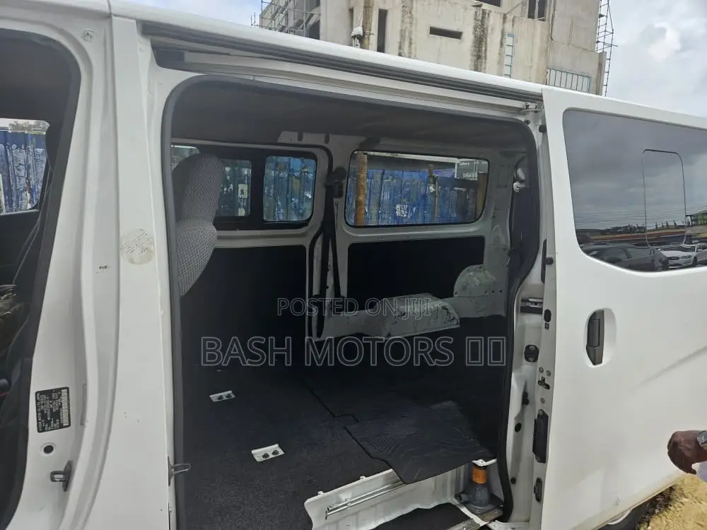 Nissan Caravan (Urvan) 2012 White