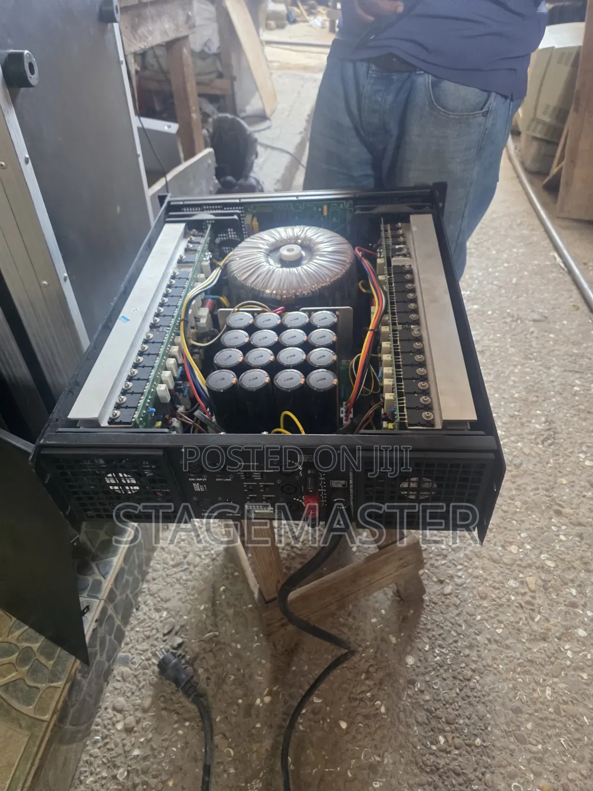 Crest Audio Bass Amplifier