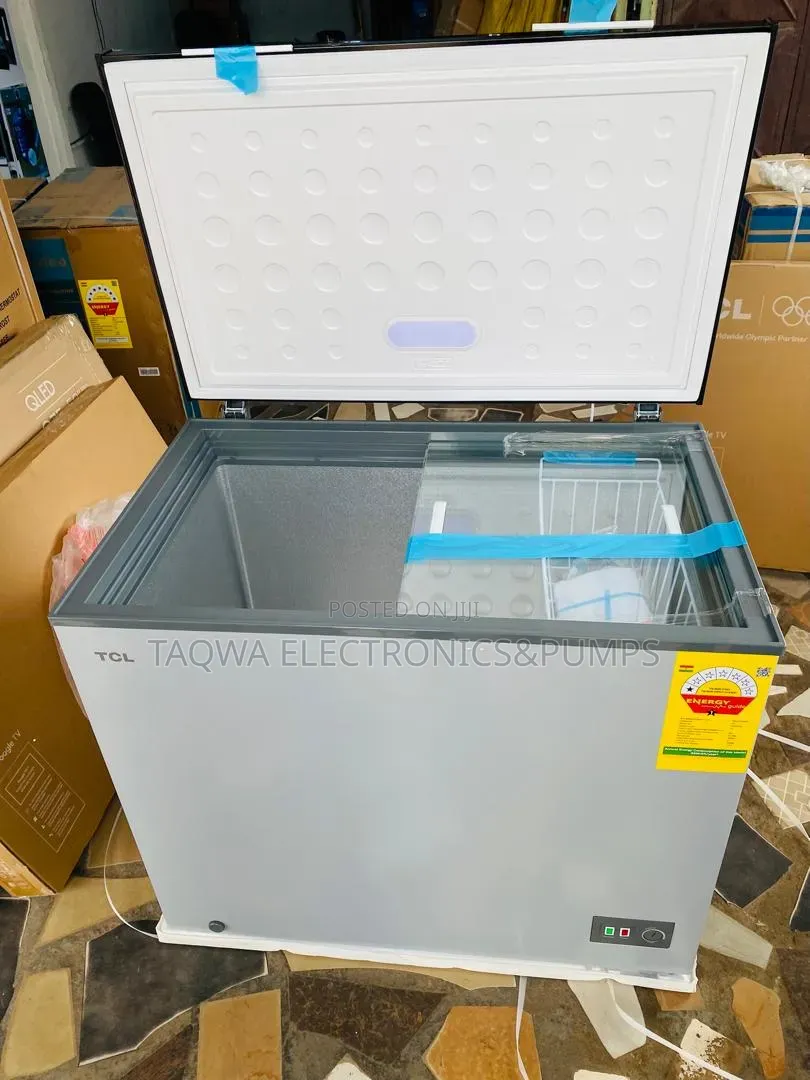 TCL 251l - -Chest Freezer