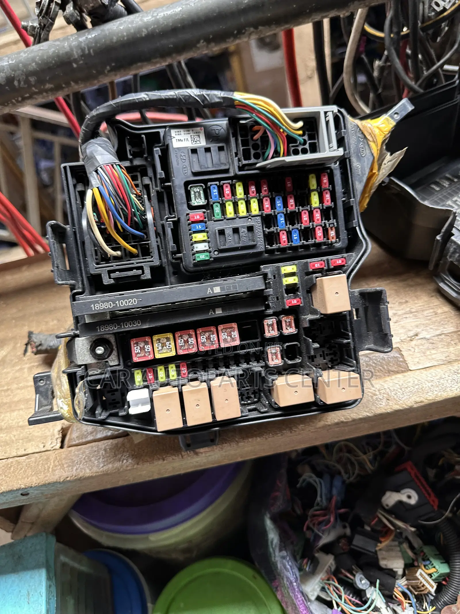Hyundai Santa Fe 2021-23 Engine Fusebox