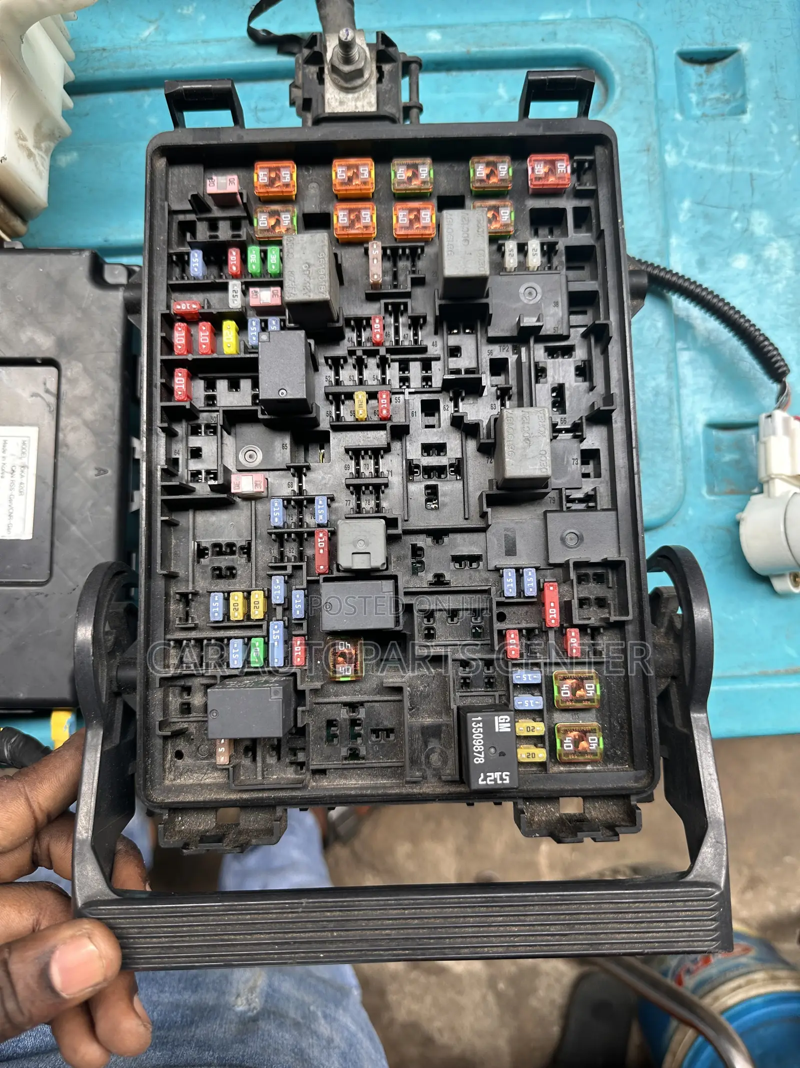 Chevrolet Tahoe/Suburban Engine Fusebox