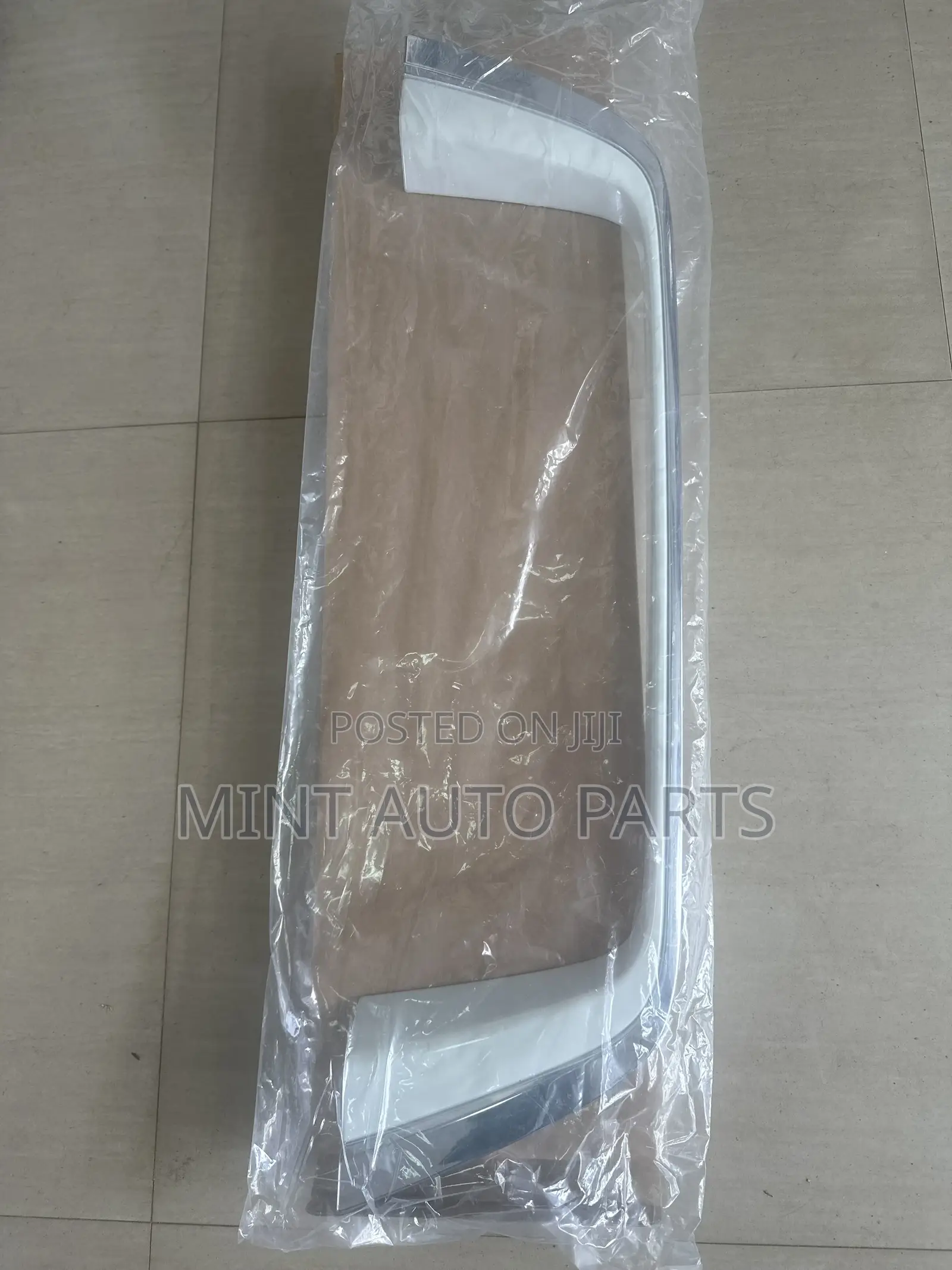 Land Cruiser Lc300 Number Plate Chrome