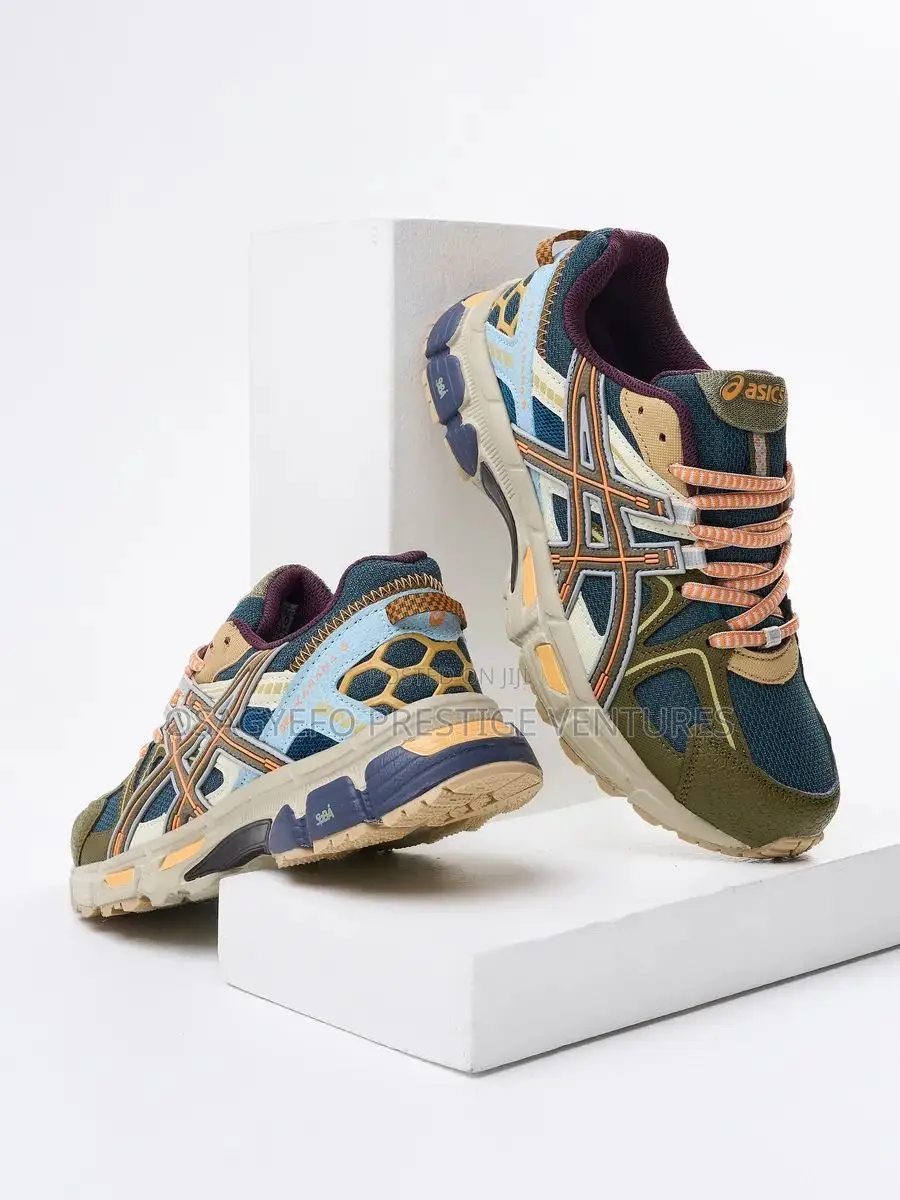 Asics Gel-Kahana 8 Trail Running Sneakers