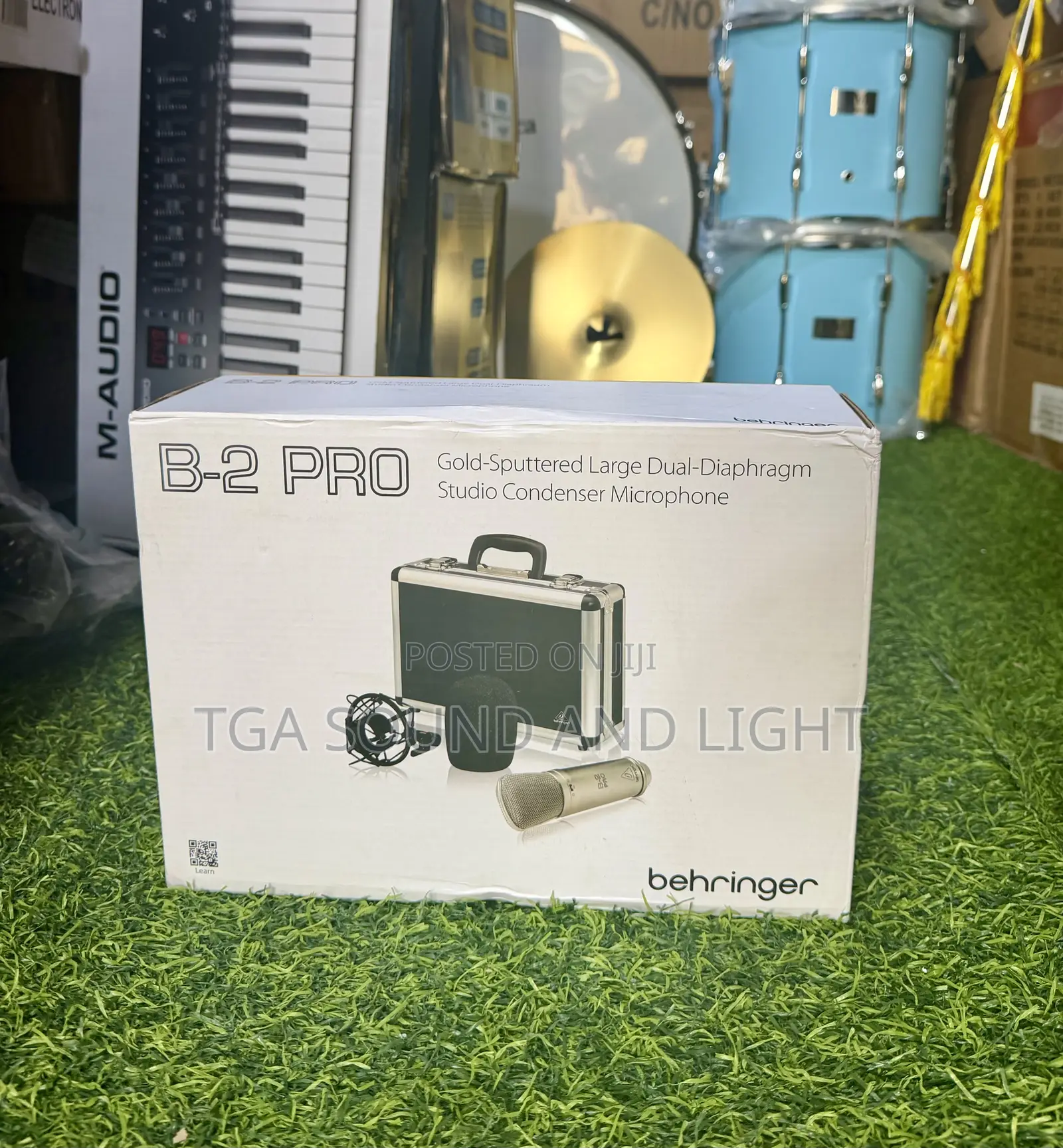 Behringer B-2 Pro Dual Diaphragm Condenser Microphone