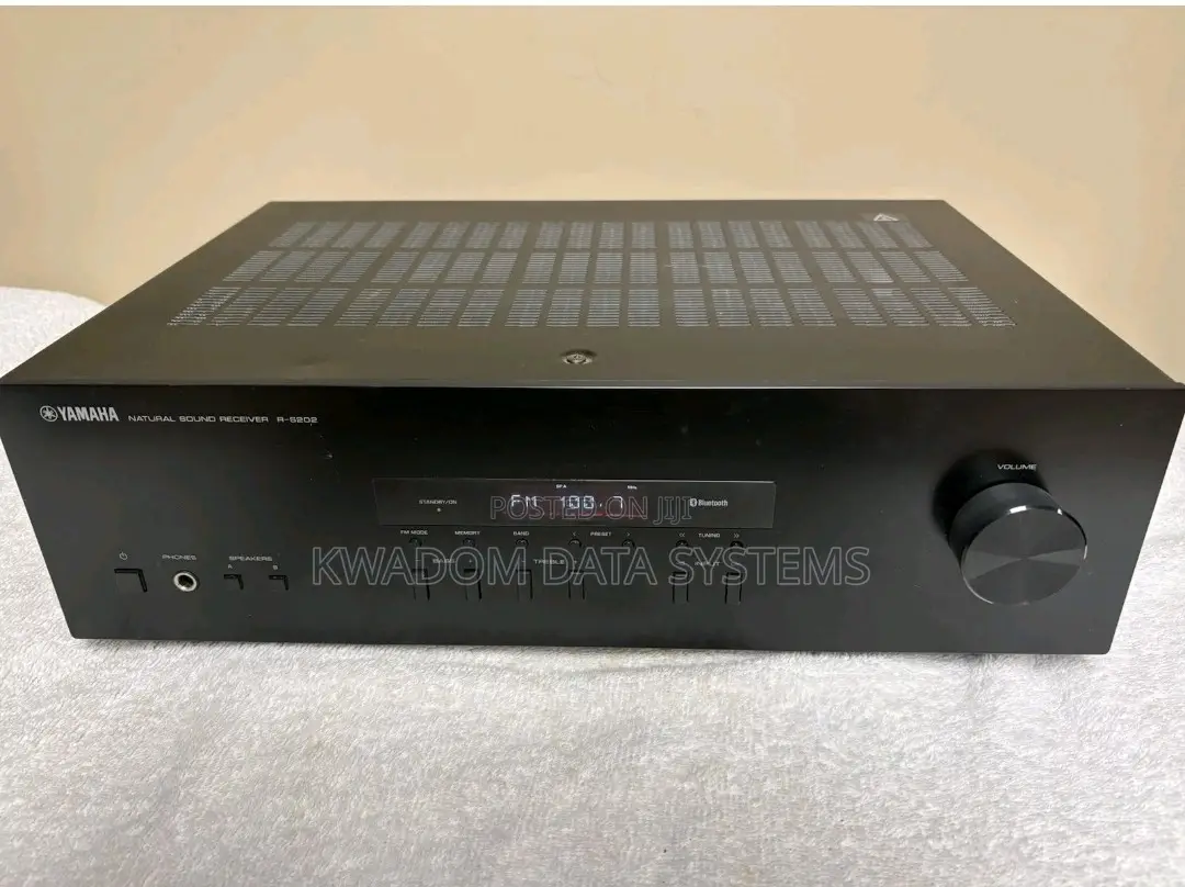 Yamaha R-S202 Natural Sound Stereo Receiver Bluetooth Black