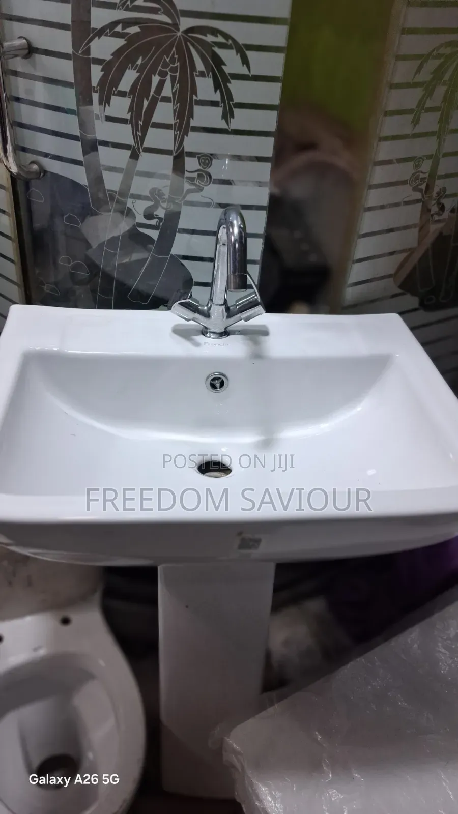 Ceramic Pedestal Wash Basin