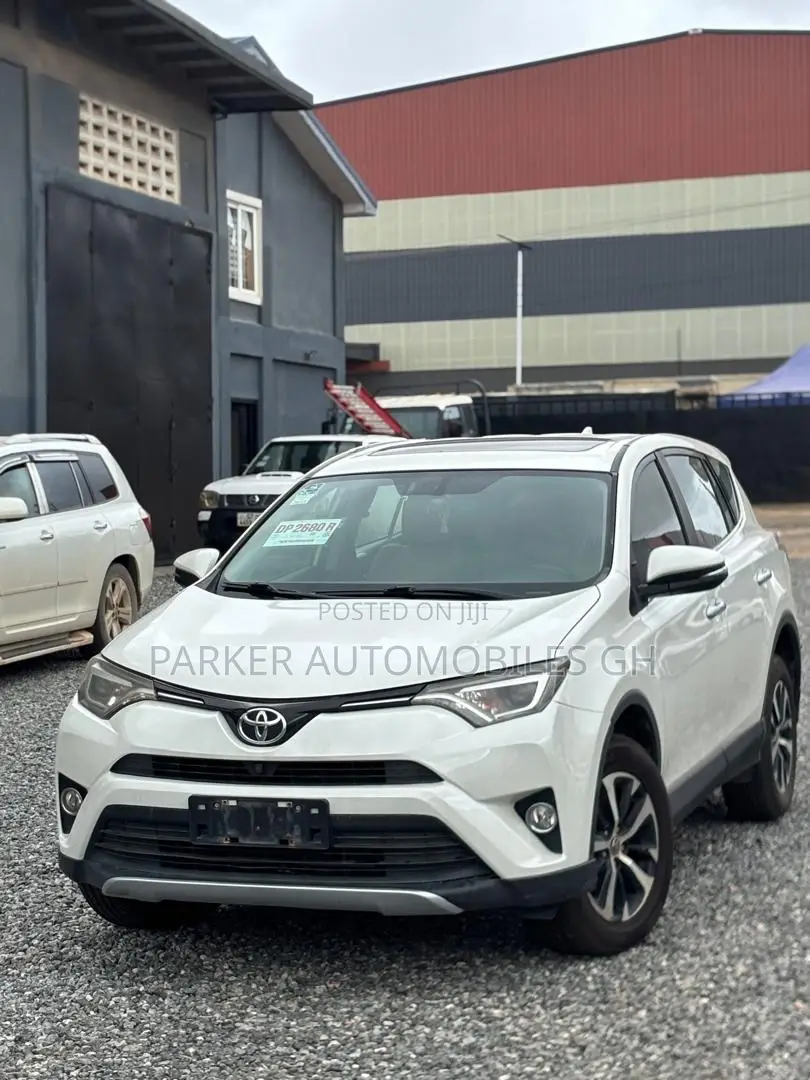 Toyota RAV4 Limited AWD (2.5L 4cyl 6A) 2017 White
