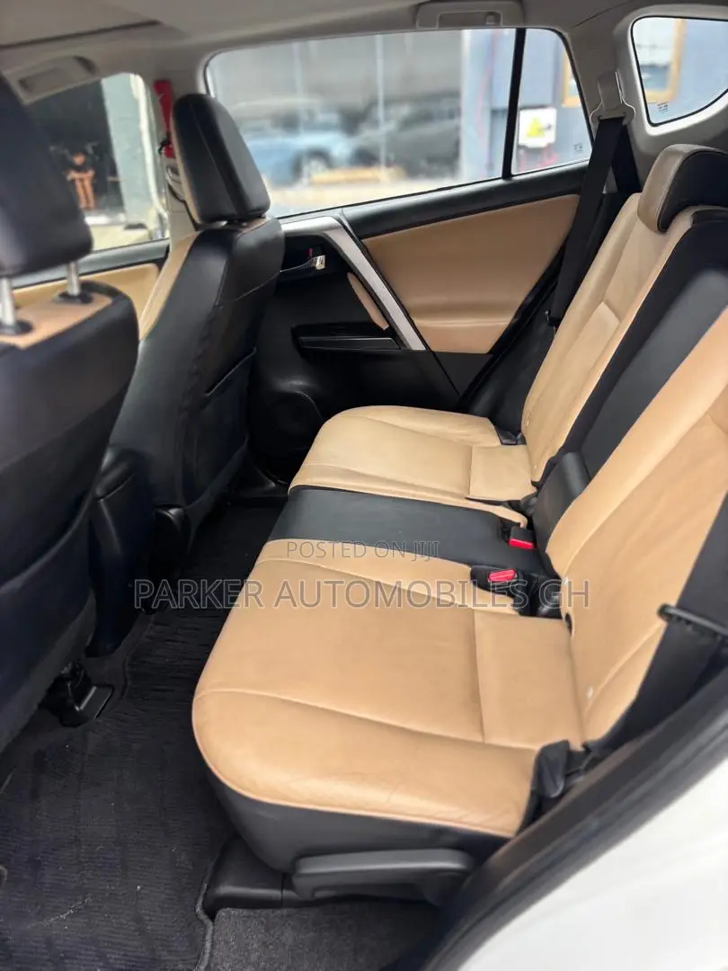 Toyota RAV4 Limited AWD (2.5L 4cyl 6A) 2017 White