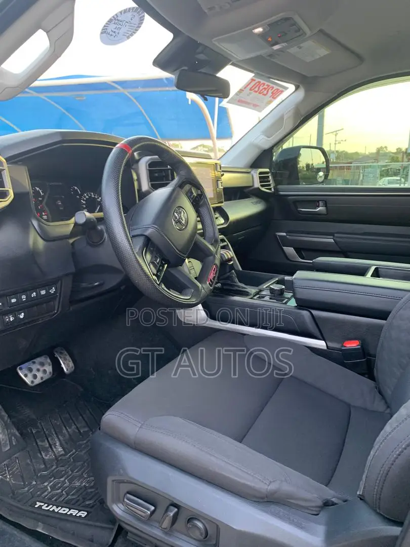 Toyota Tundra SR5 CrewMax 5.5' Bed 2024 Black