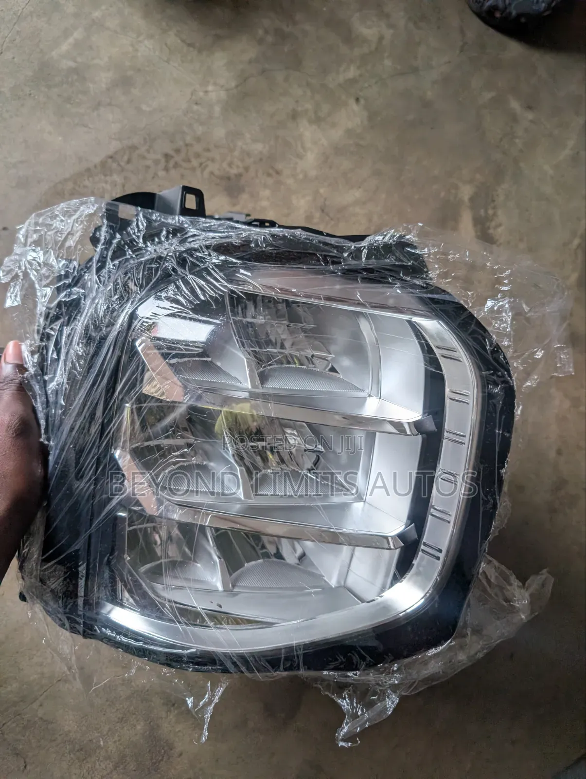 Mitsubishi Outlander 2022 - 2024 Front Light