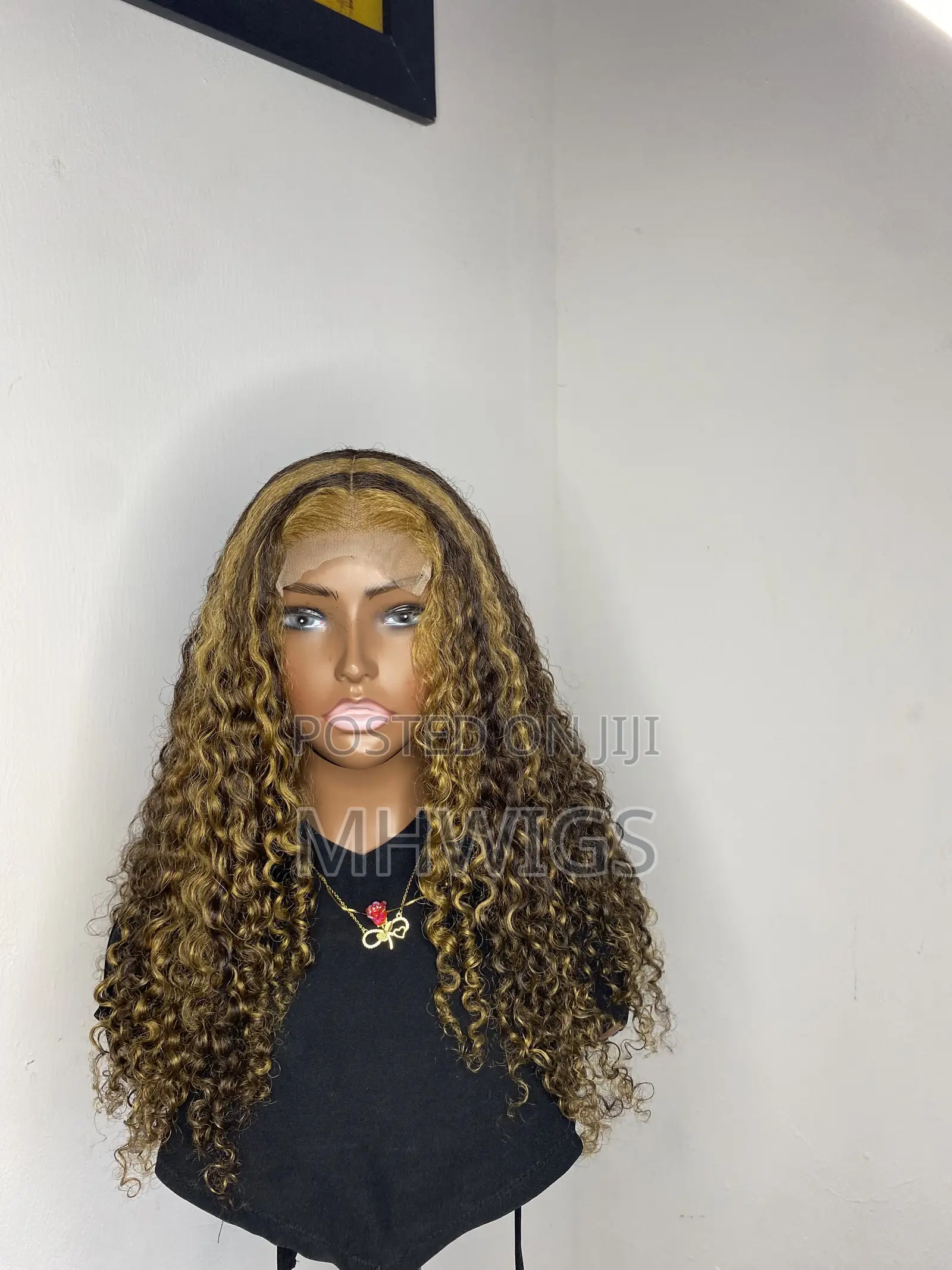 Blonde/Brown Curly Wig 20inches
