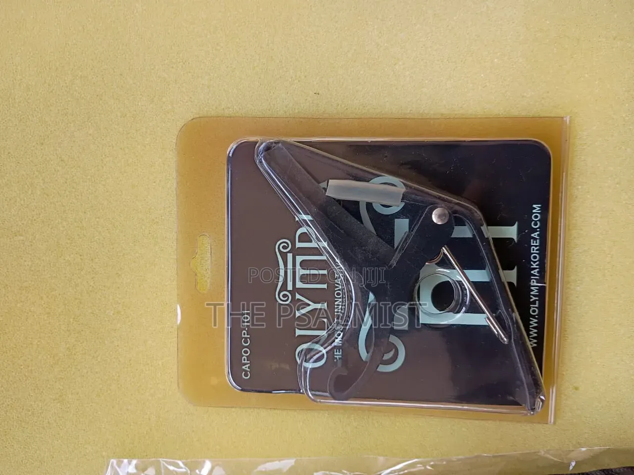 Acoustic Guitar Accessories for Professional Use