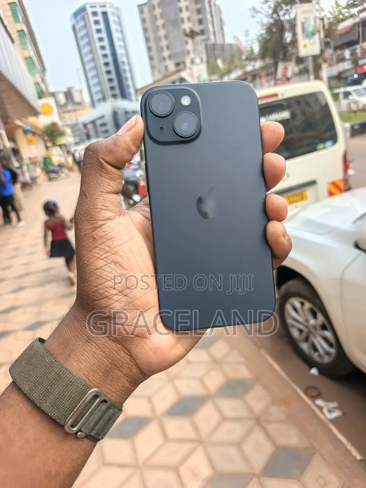 New Apple iPhone 15 128 GB Black