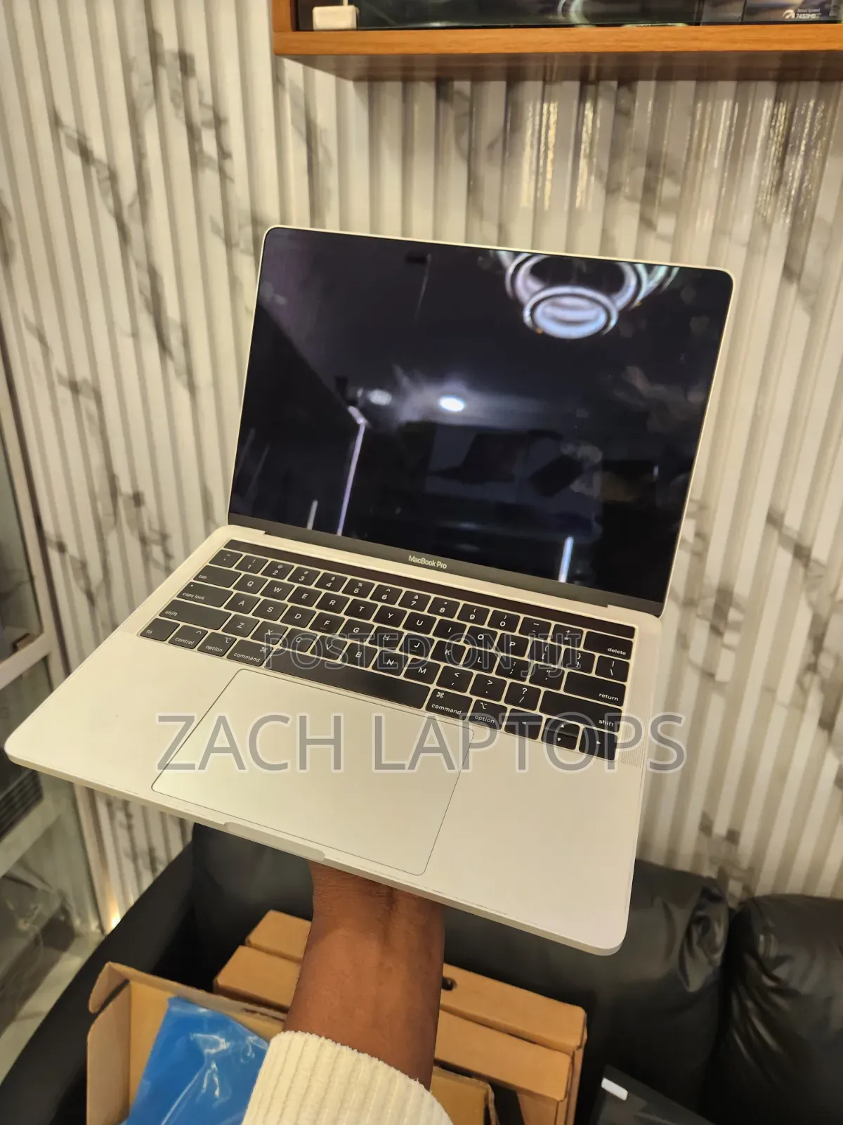 Laptop Apple MacBook Pro 2019 8GB Intel Core i5 SSD 128GB
