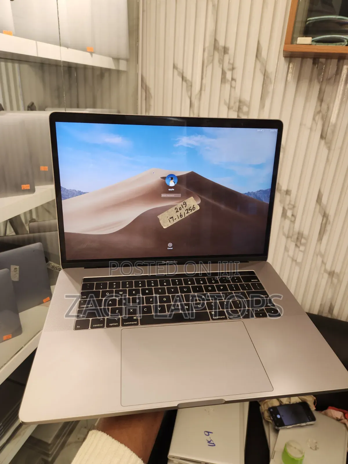 Laptop Apple MacBook Pro 2019 16GB Intel Core i7 SSD 256GB