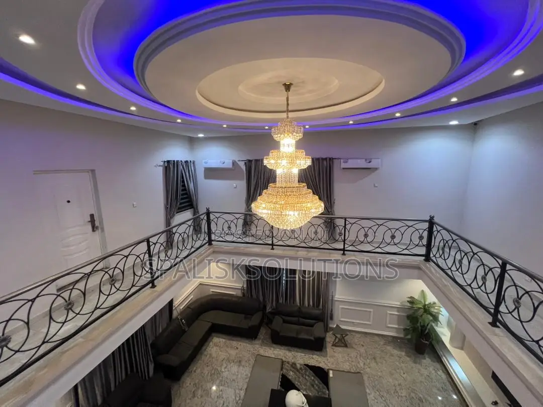 Furnished 8bdrm House in Kasoa for sale