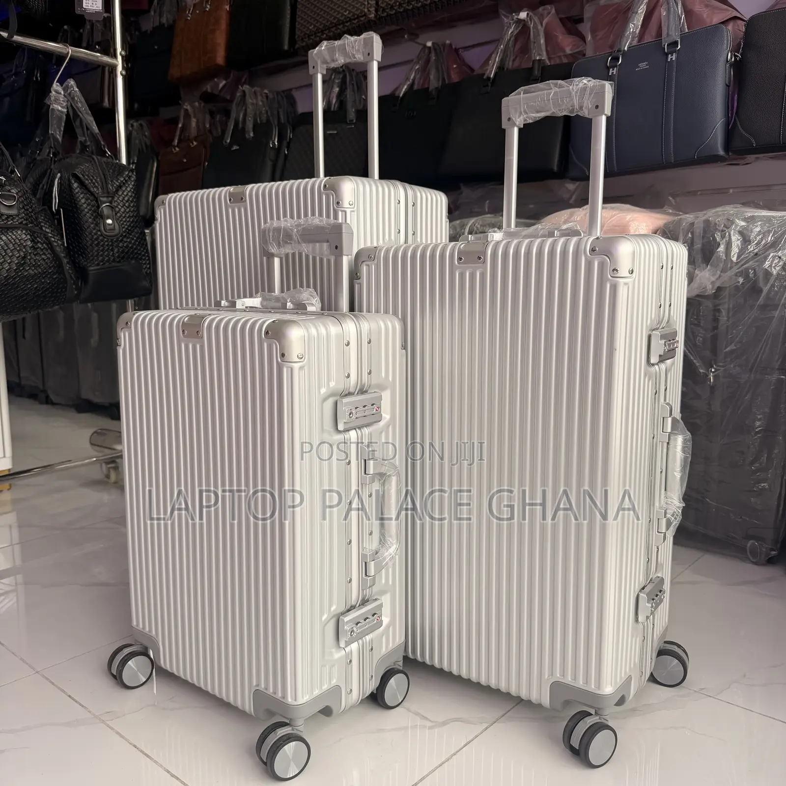 Luxury Lightweight Anti Crack Suitcase Set