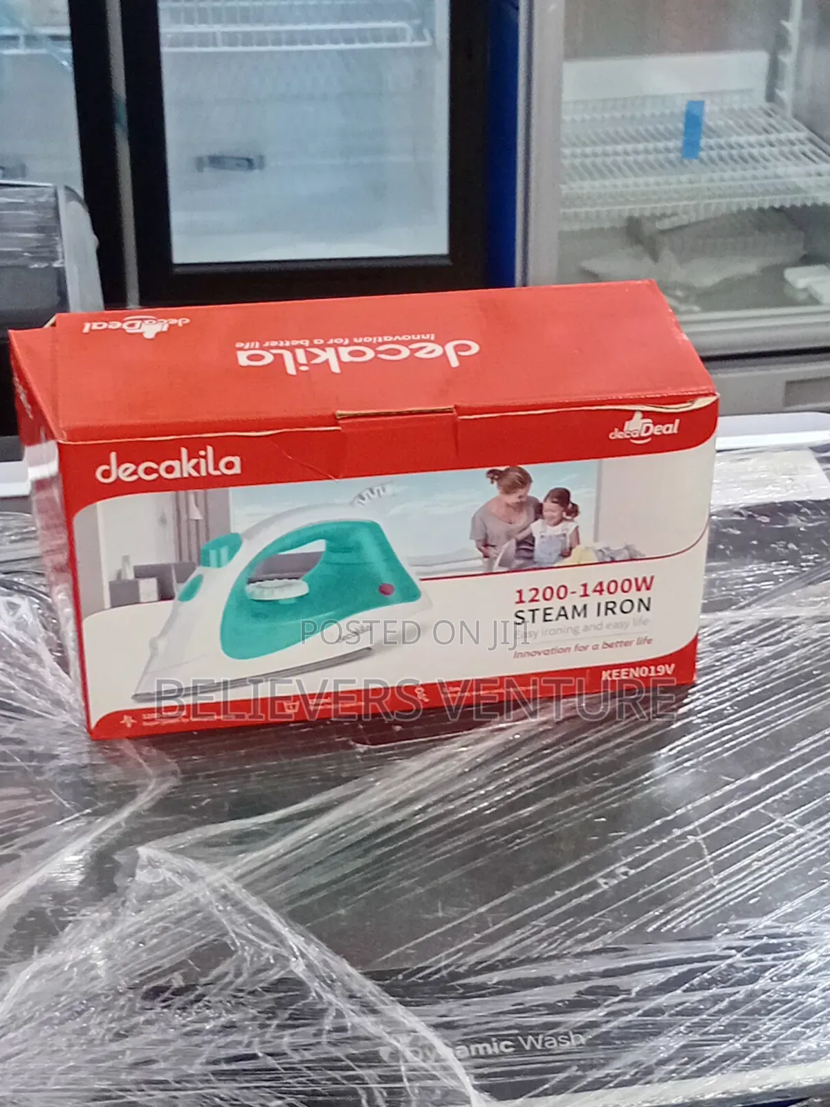 Wrinkle-Free Clothes Made Easy With Decakila Steam Iron