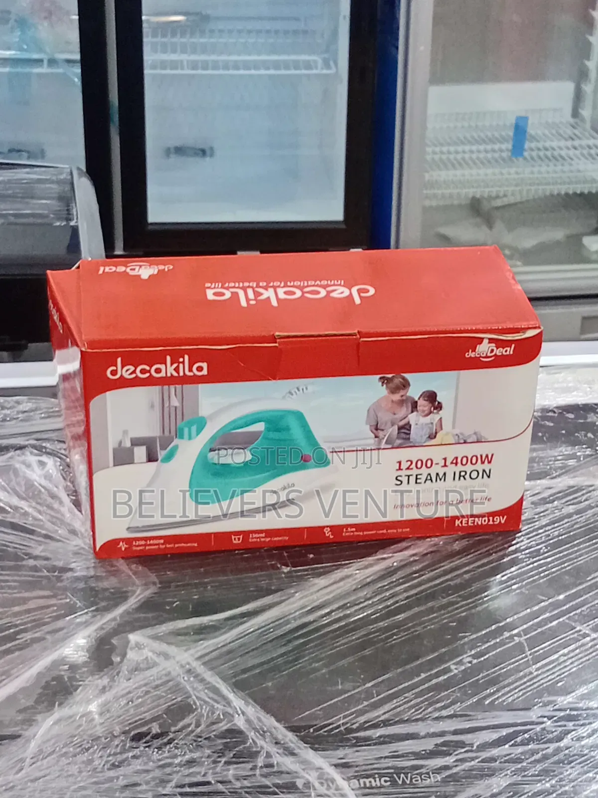 Decakila Steam Iron – Fast Heating, Smooth Results