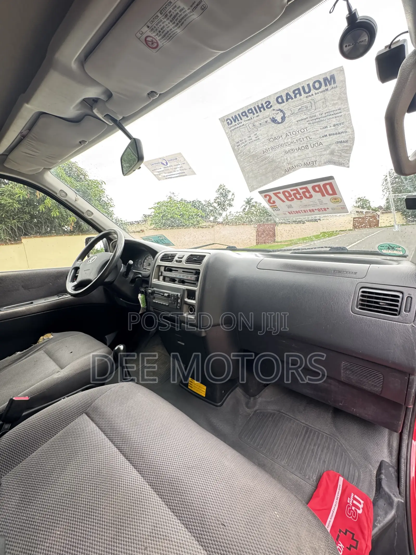 Toyota HiAce 2010 Red
