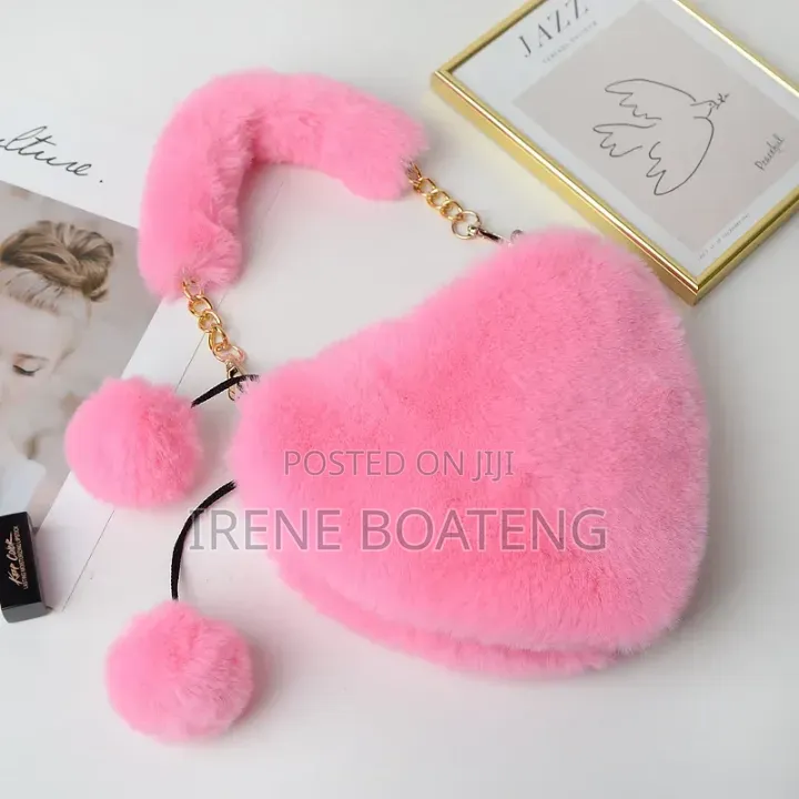 Classy Luxury Heart Shaped Fluffy Handbag