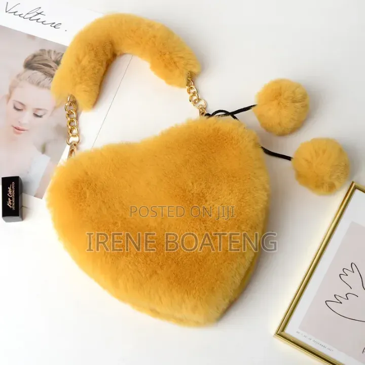 Classy Luxury Heart Shaped Fluffy Handbag