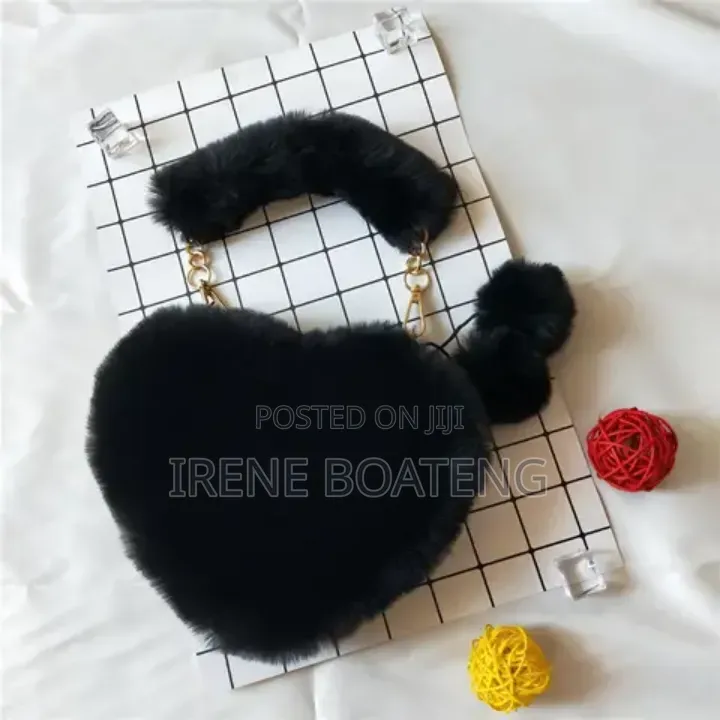 Classy Luxury Heart Shaped Fluffy Handbag