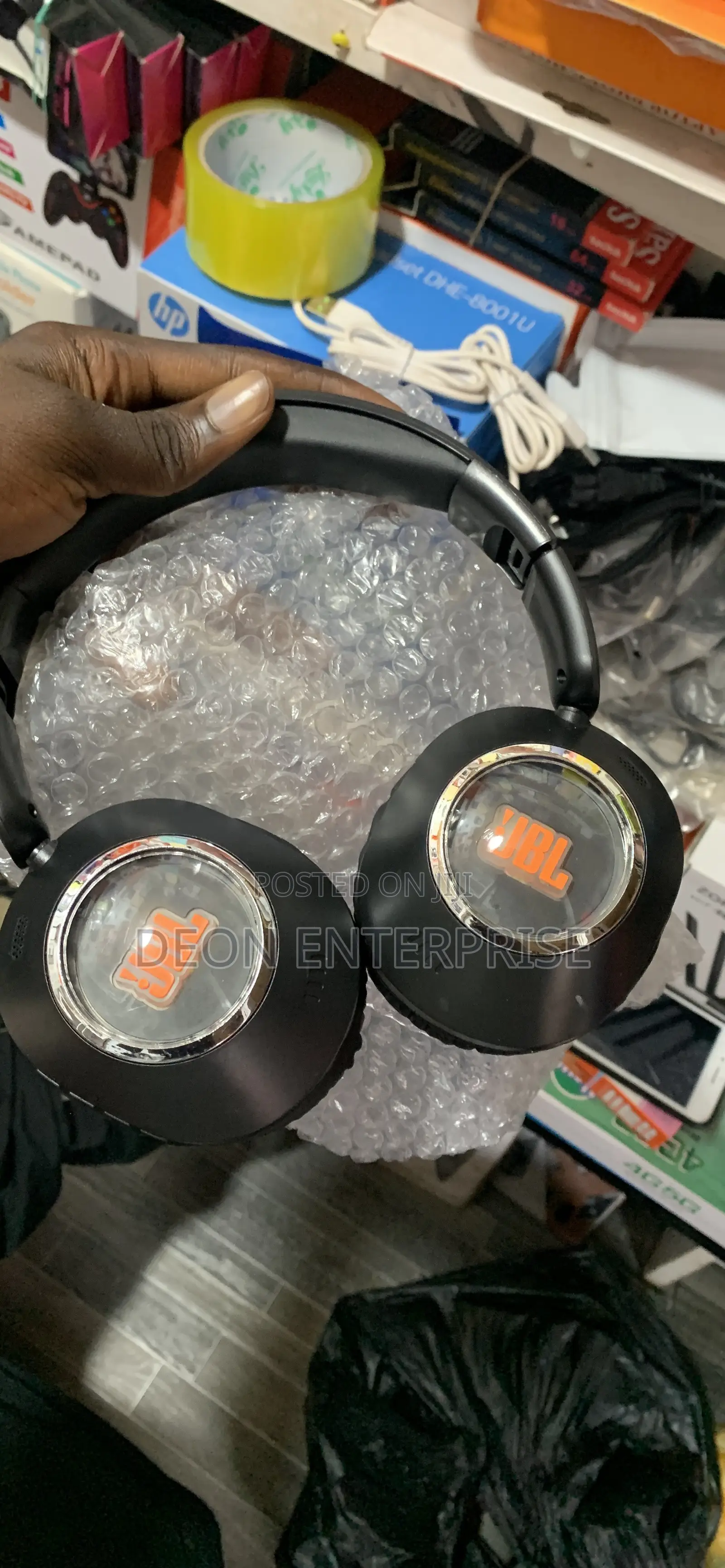 JBL Pure Bass Tune J-100