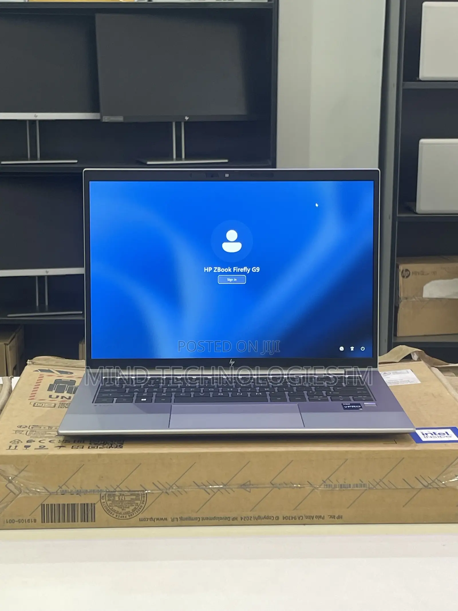 New Laptop HP ZBook Firefly G9 16GB Intel Core i5 SSD 256GB