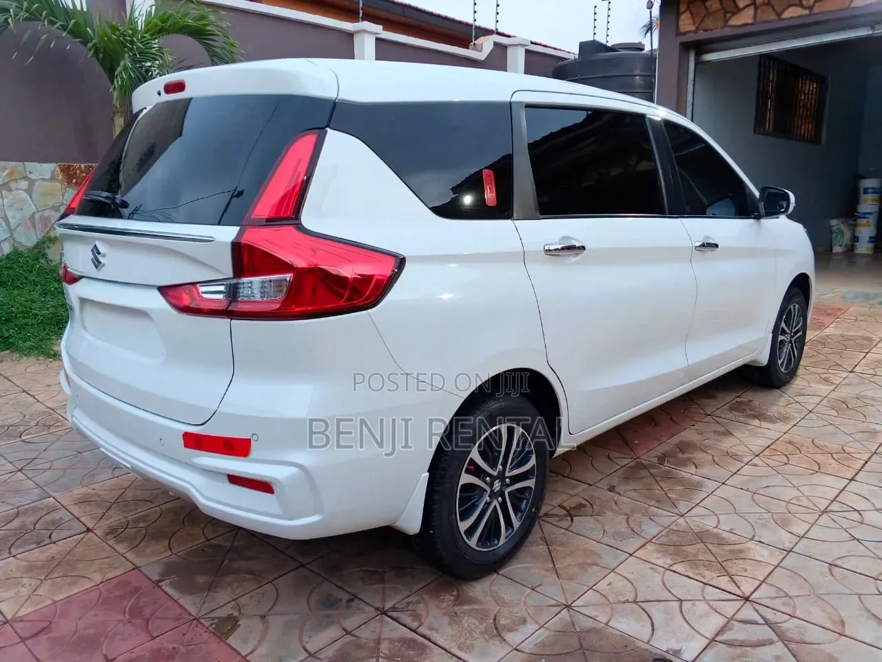 Suzuki Ertiga 2025 White