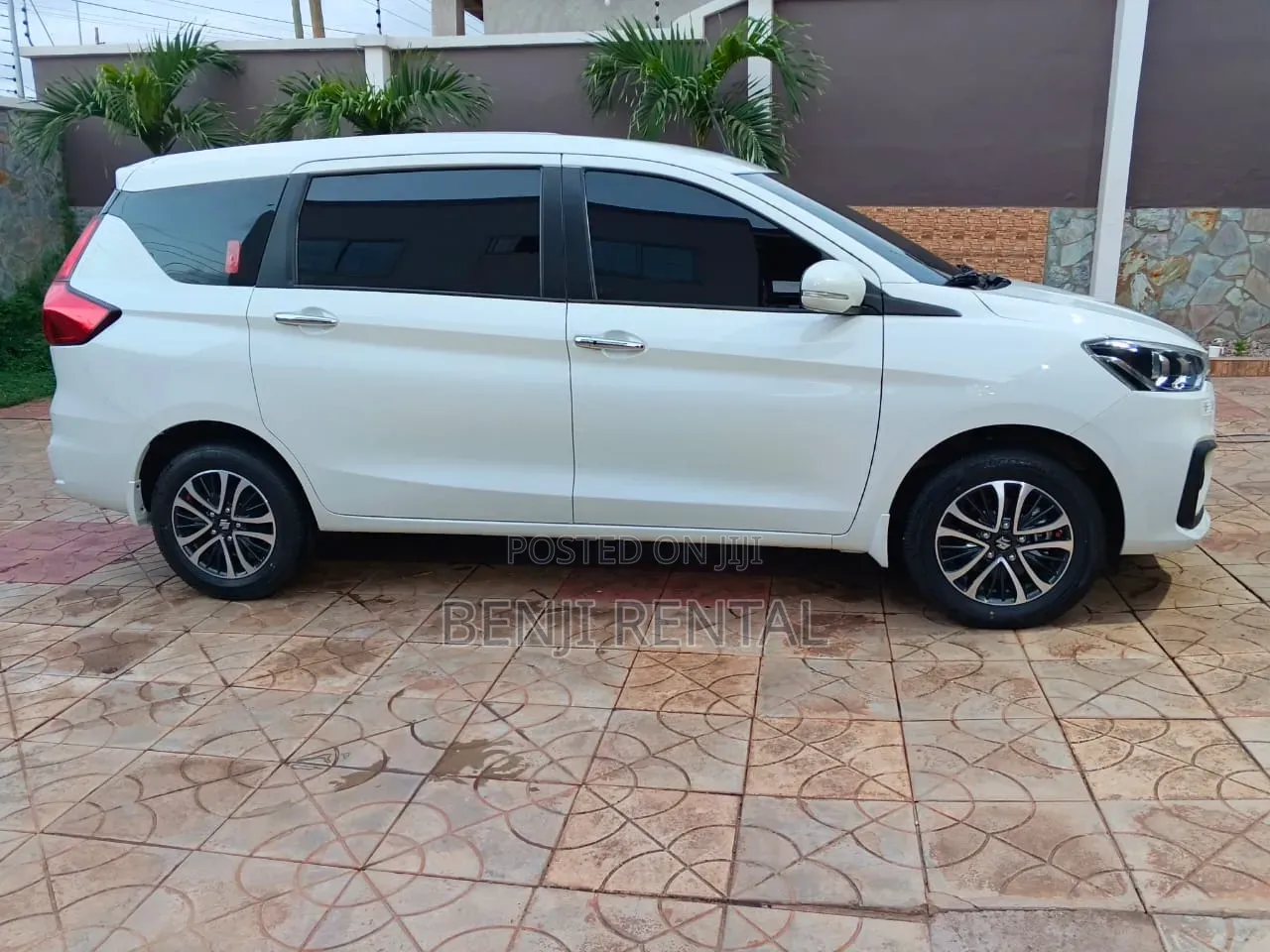 Suzuki Ertiga 2025 White
