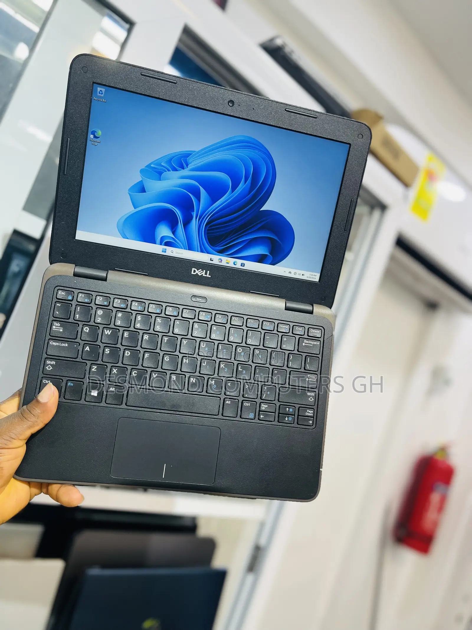 Laptop Dell Latitude 3189 4GB Intel Celeron SSD 60GB