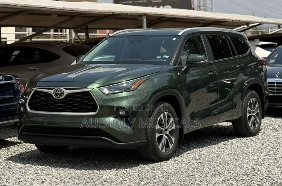 Toyota Highlander XLE AWD 2023 Green