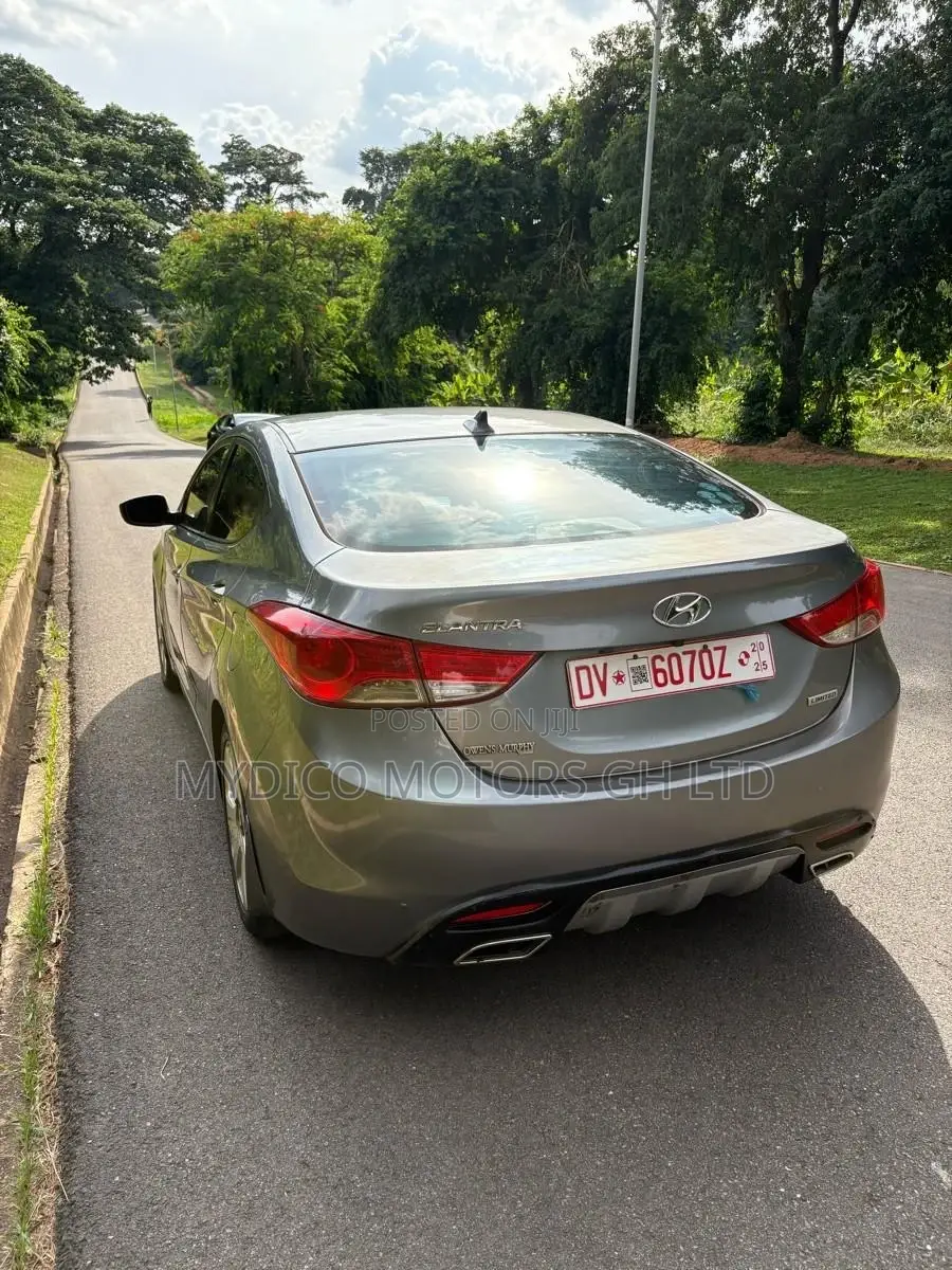 Hyundai Elantra Limited 2012 Gray