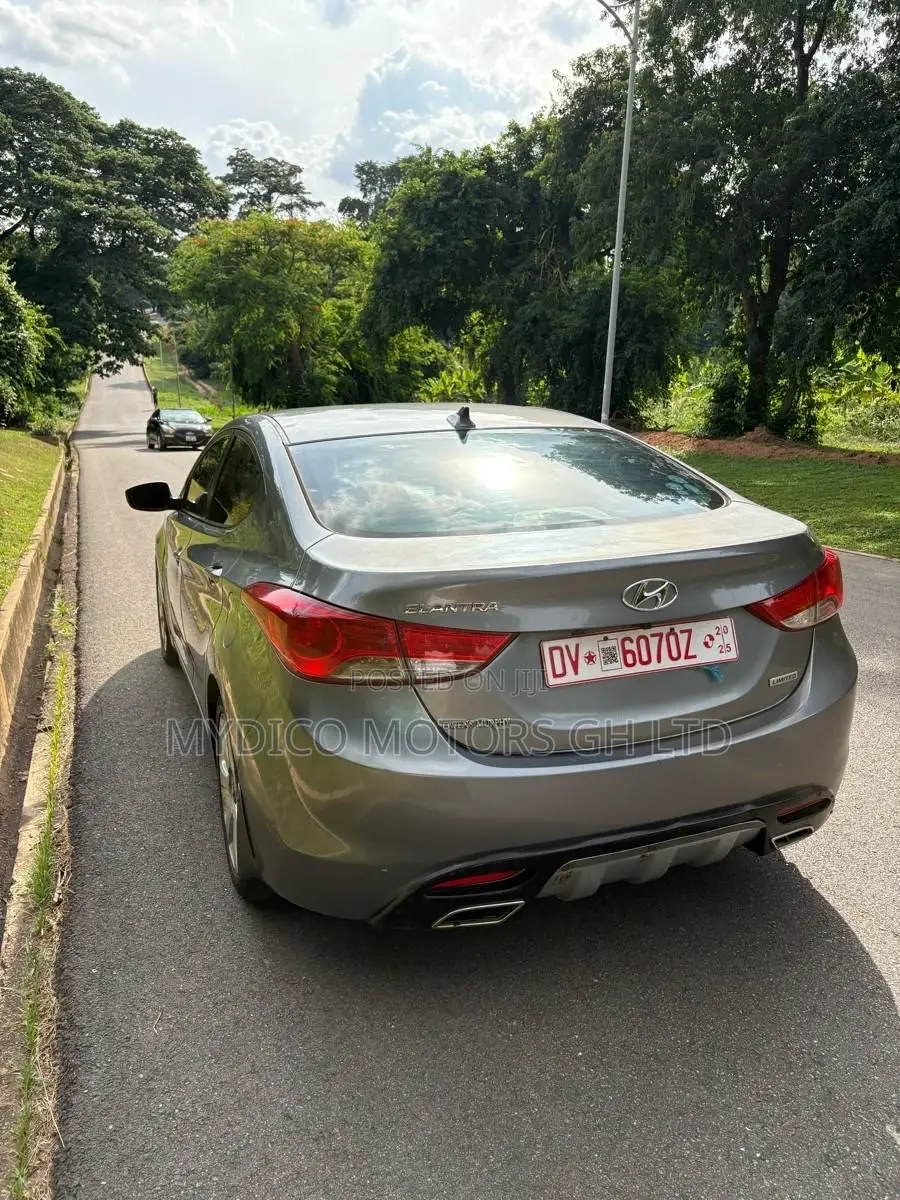 Hyundai Elantra Limited 2012 Gray