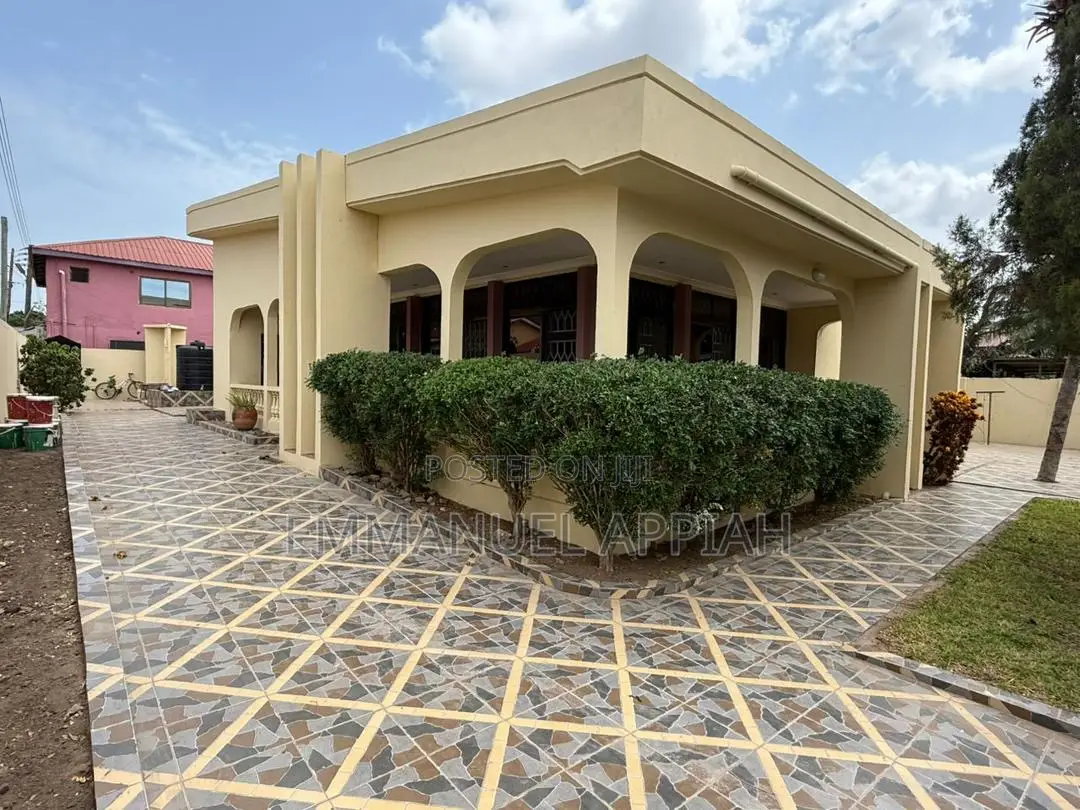5bdrm House in Westland for rent