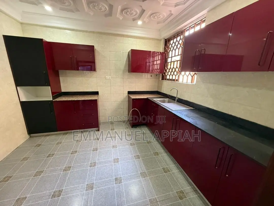 5bdrm House in Westland for rent