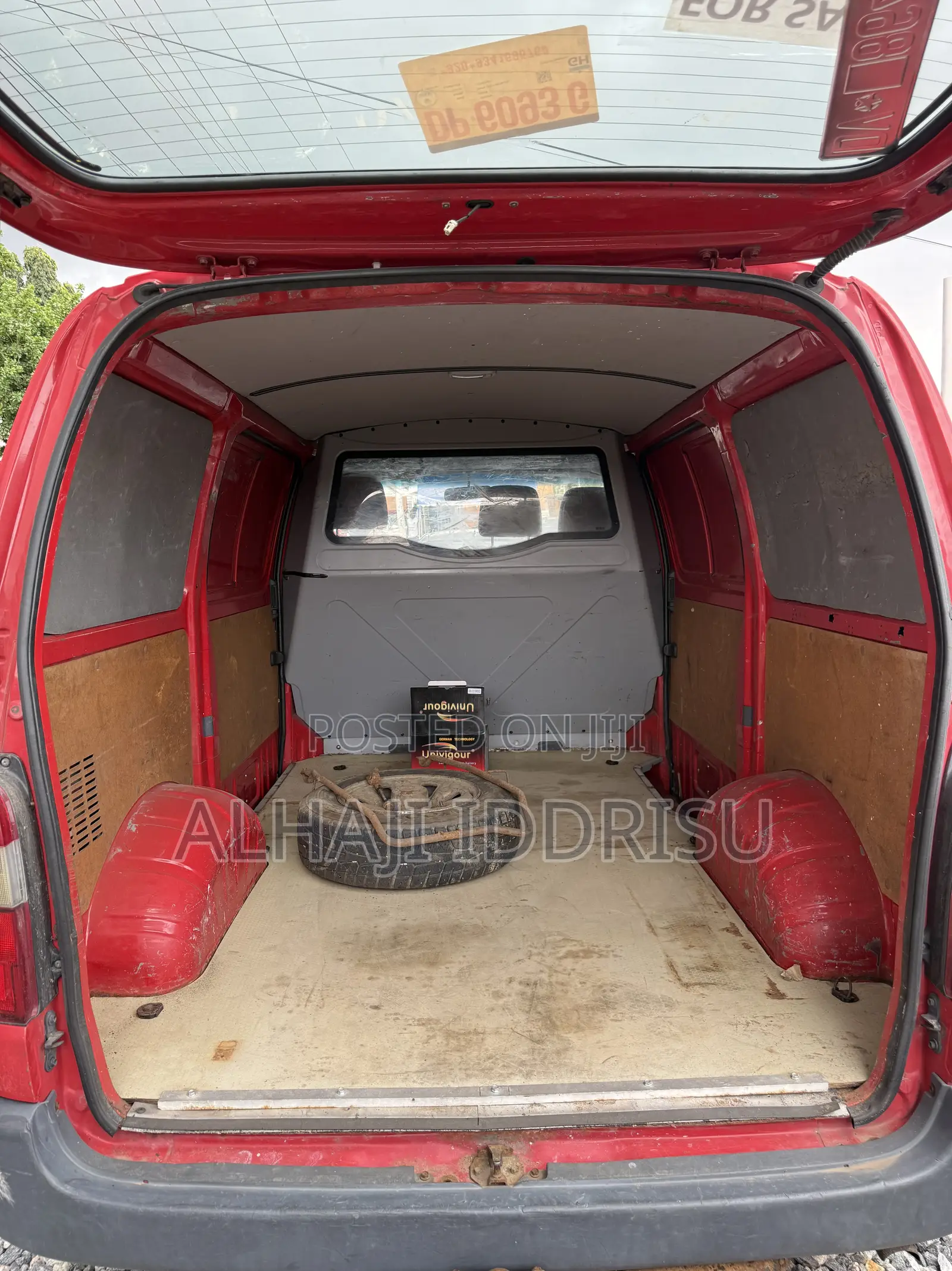 Toyota HiAce 2006 Red