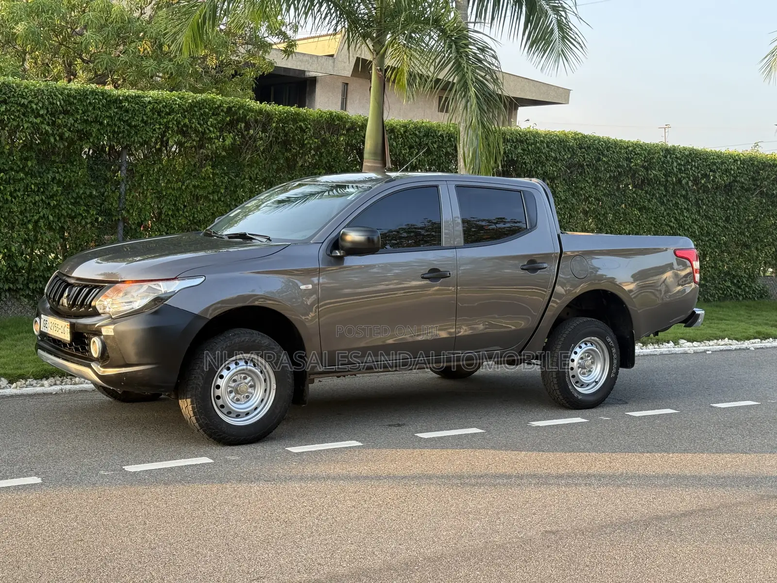 Mitsubishi L200 2016 Gray