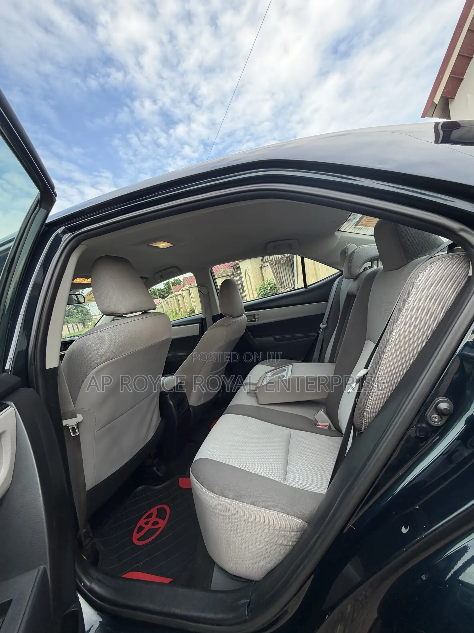 Toyota Corolla LE Eco (1.8L 4cyl 2A) 2018 Blue