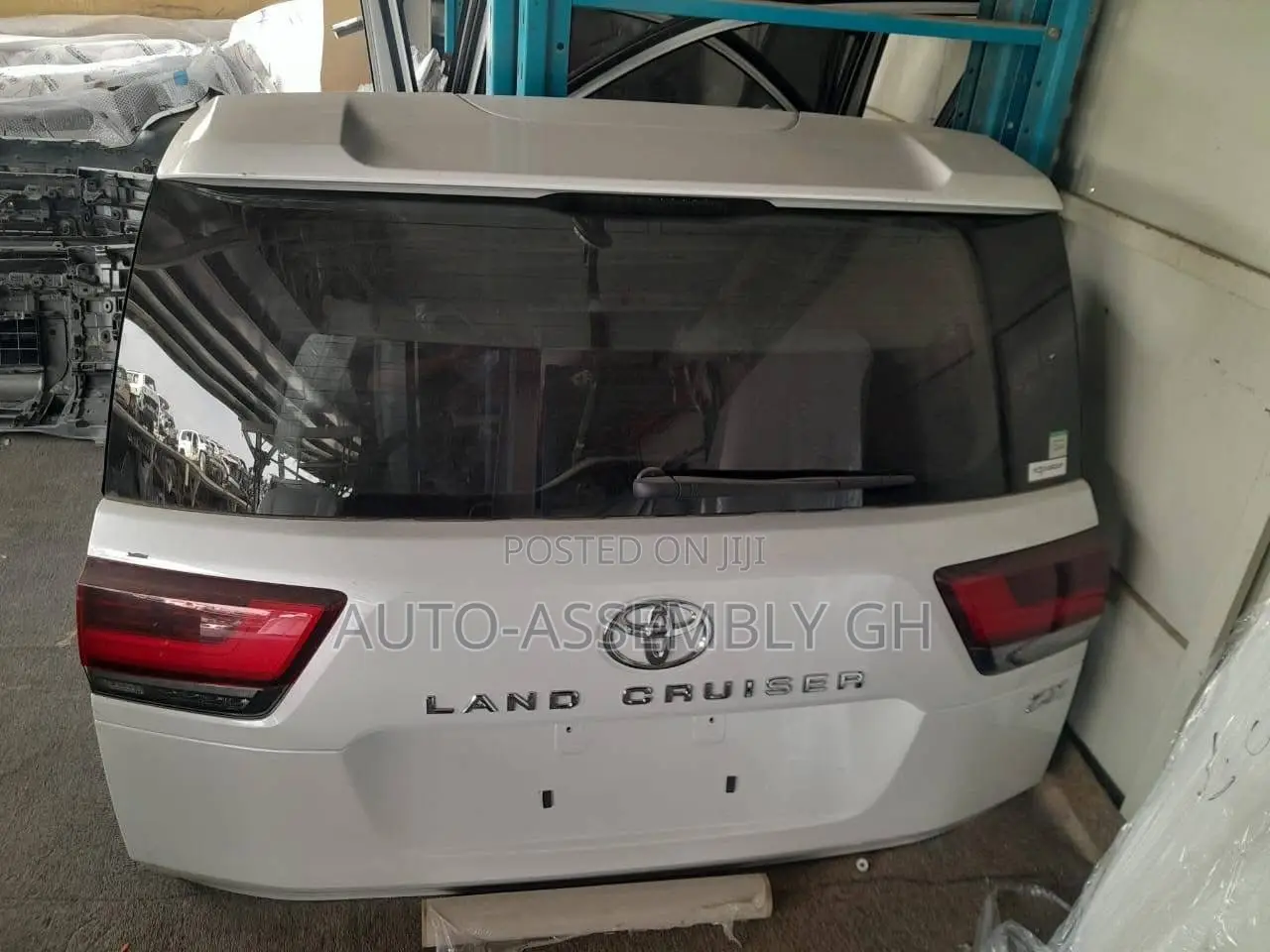 Toyota Land Cruiser 300 Boot/Tail Gate