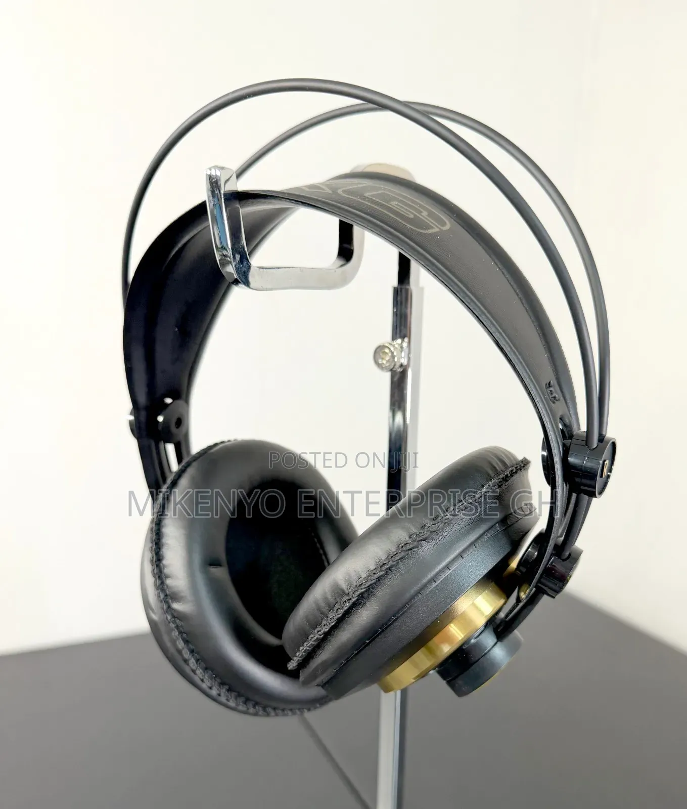 Akg Studio Professional Semi-Open Stereo Headphones