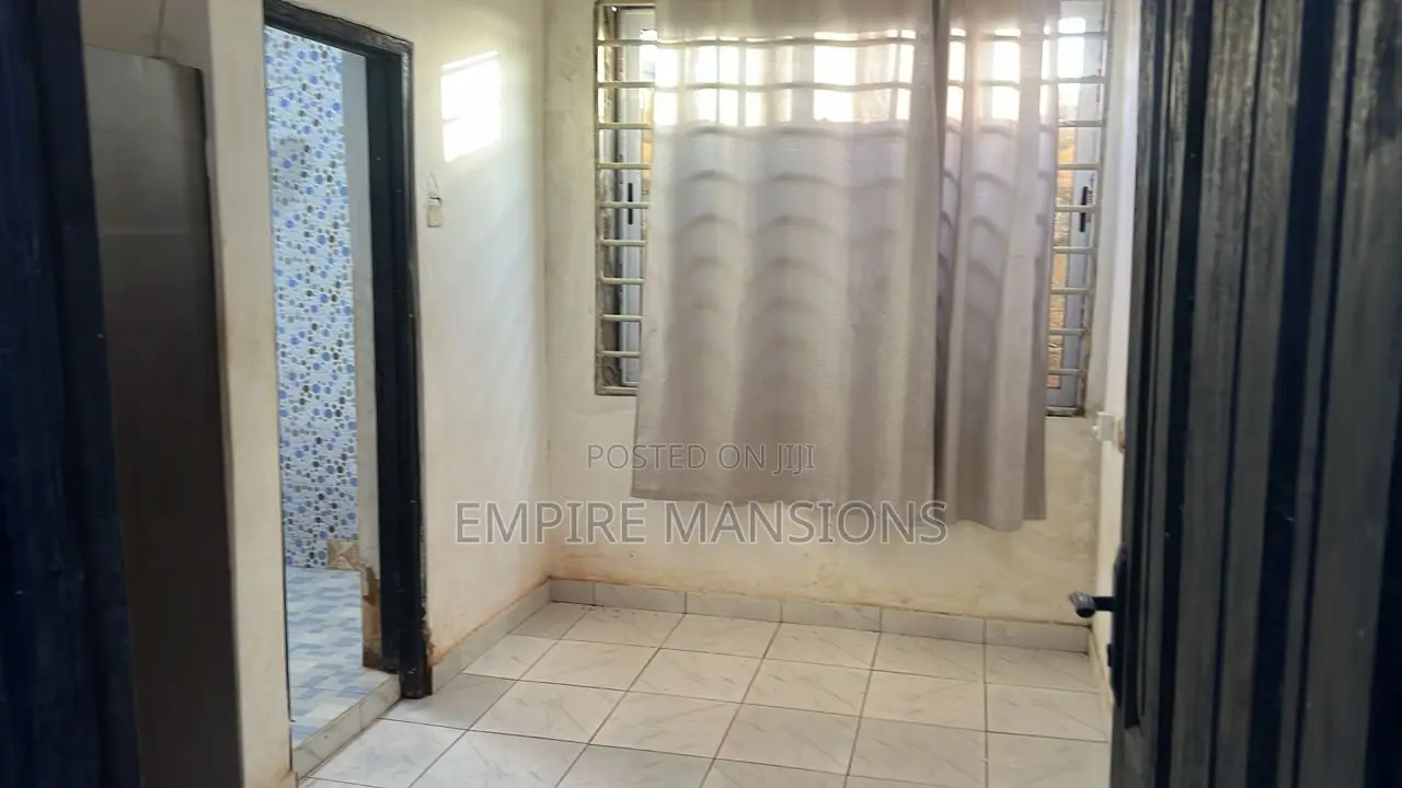 1bdrm Apartment in Aplaku, Ga South Municipal for rent