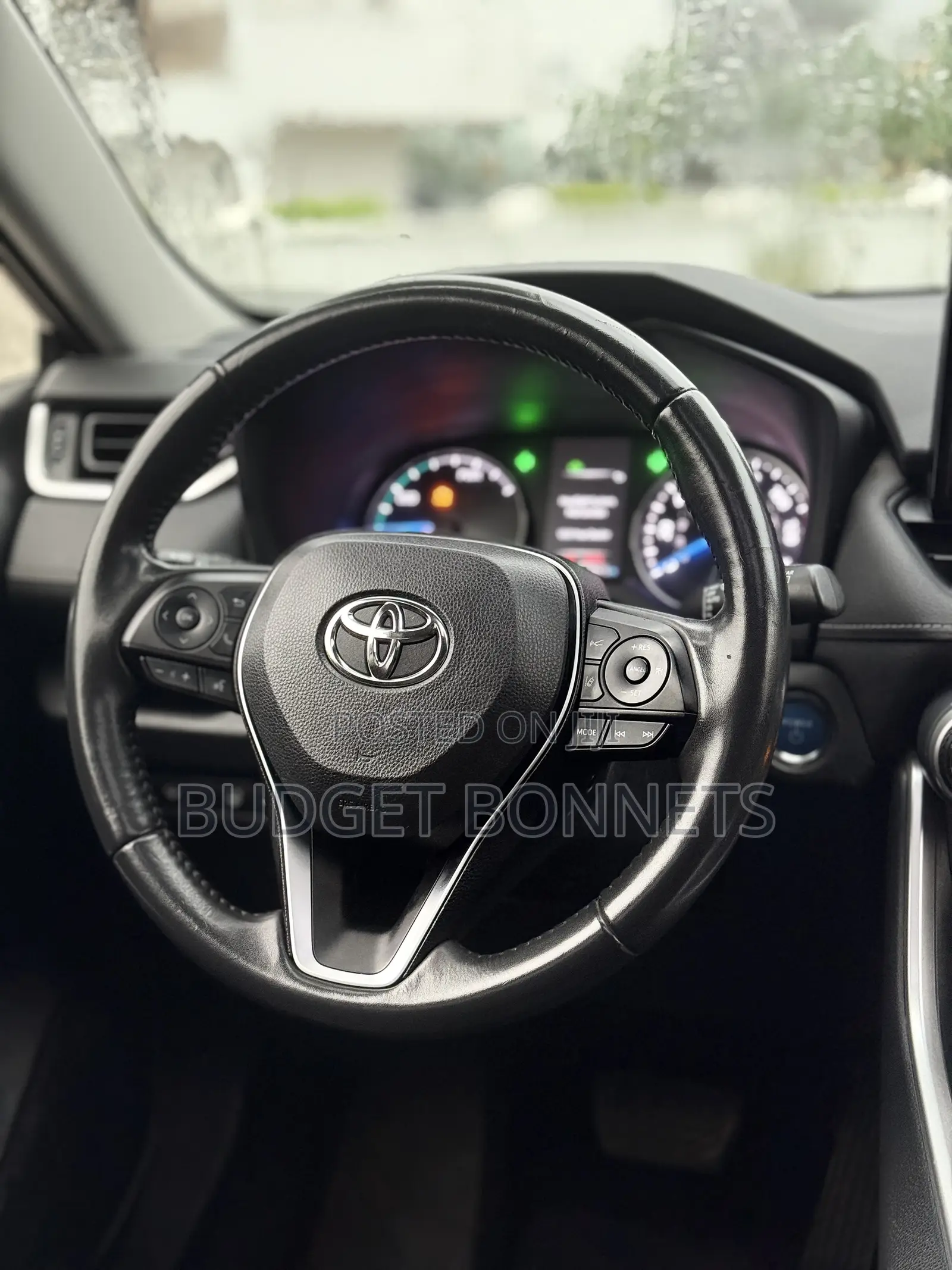 Toyota RAV4 XLE 2021 Black