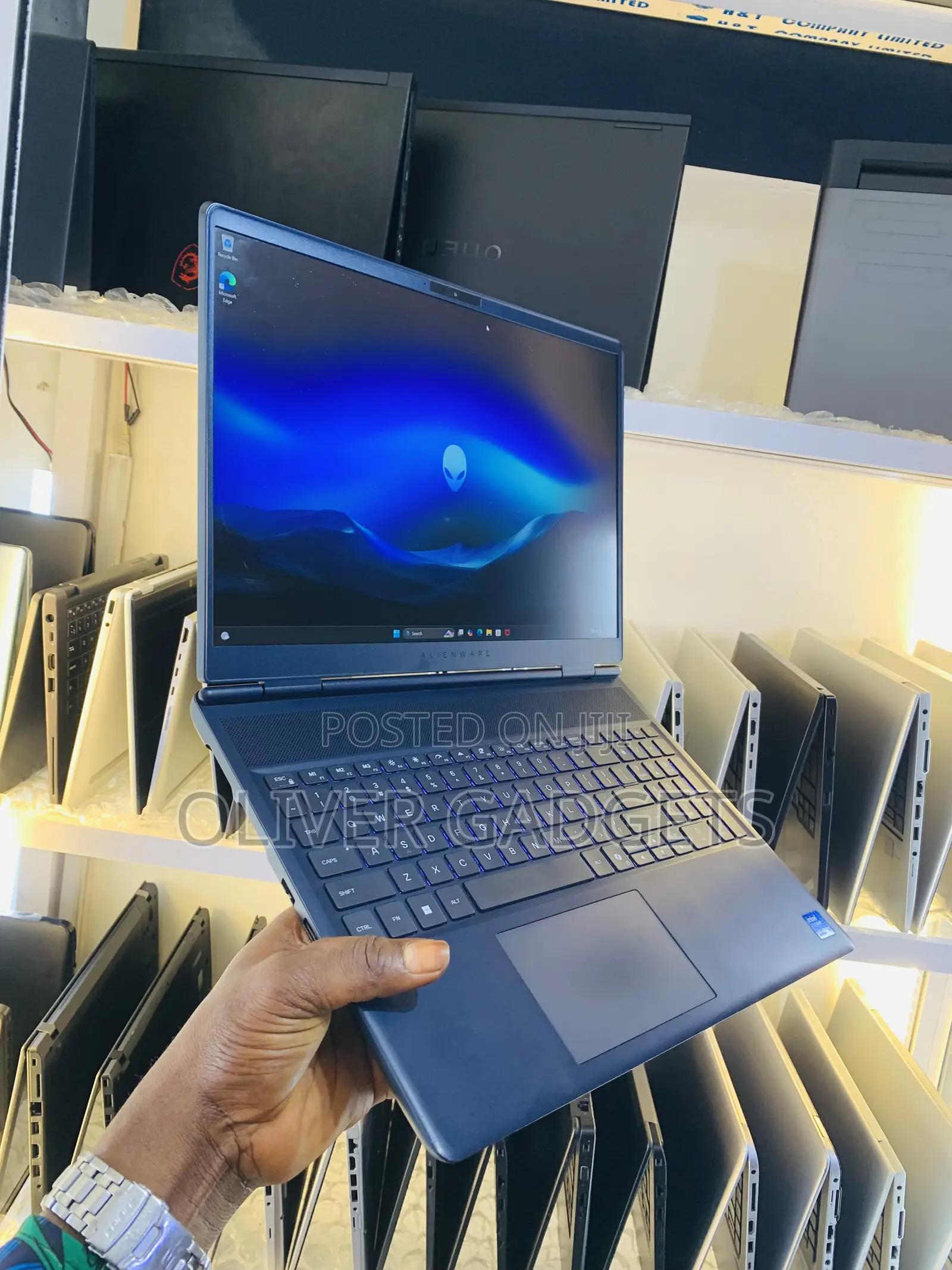 Laptop Dell Allienware M18 R1 16GB Intel Core Ultra 7 SSD 1T