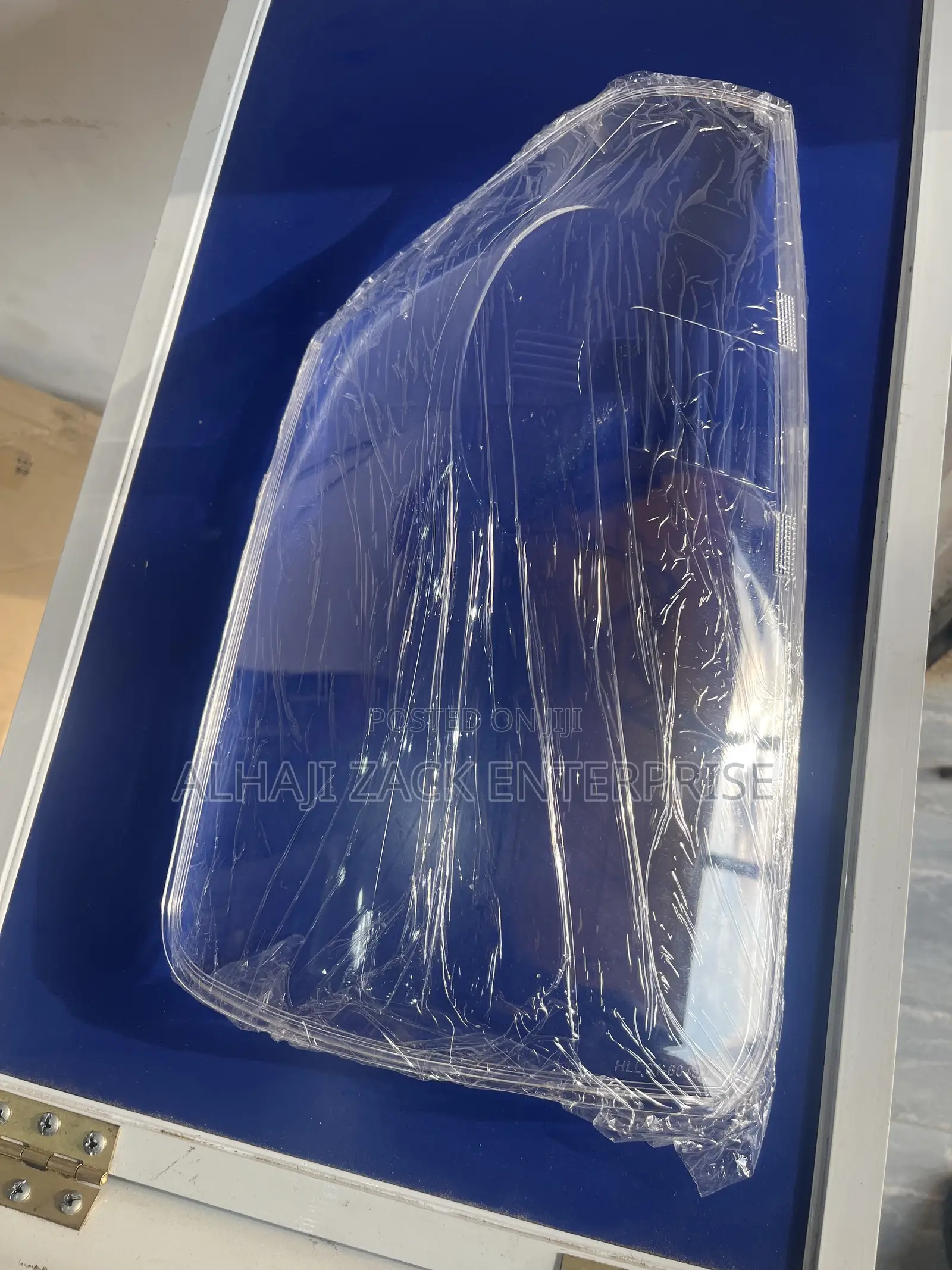 Toyota Voxy Tail Light Glass