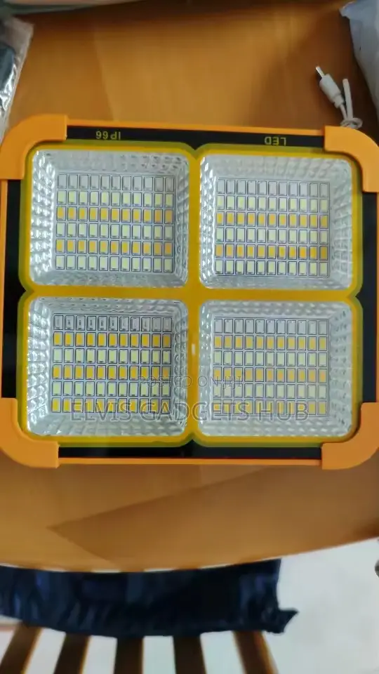 Premium Rechargeable Solar 4800mah Led Flashlight