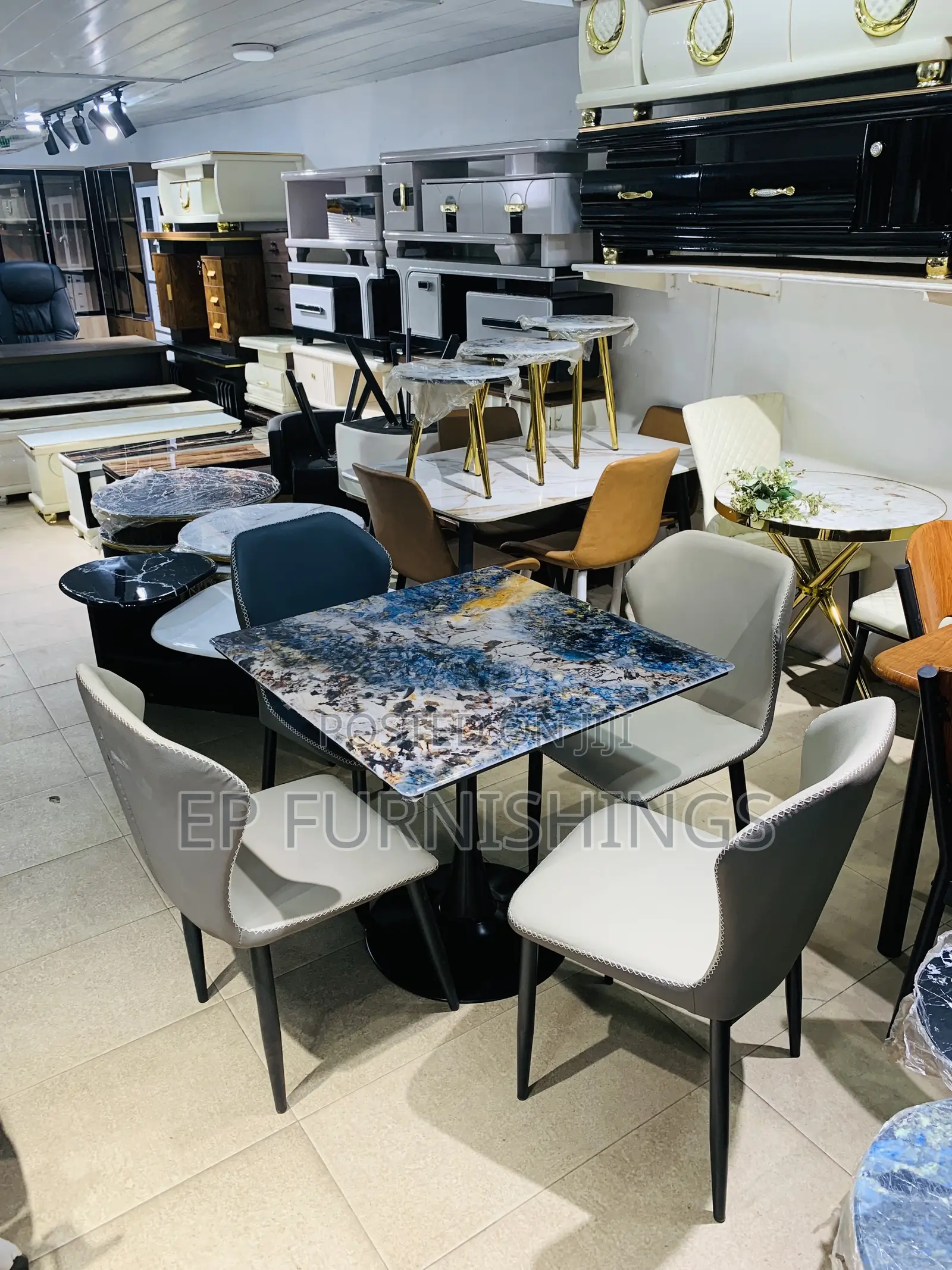 4-Seater Modern Art Dining Set